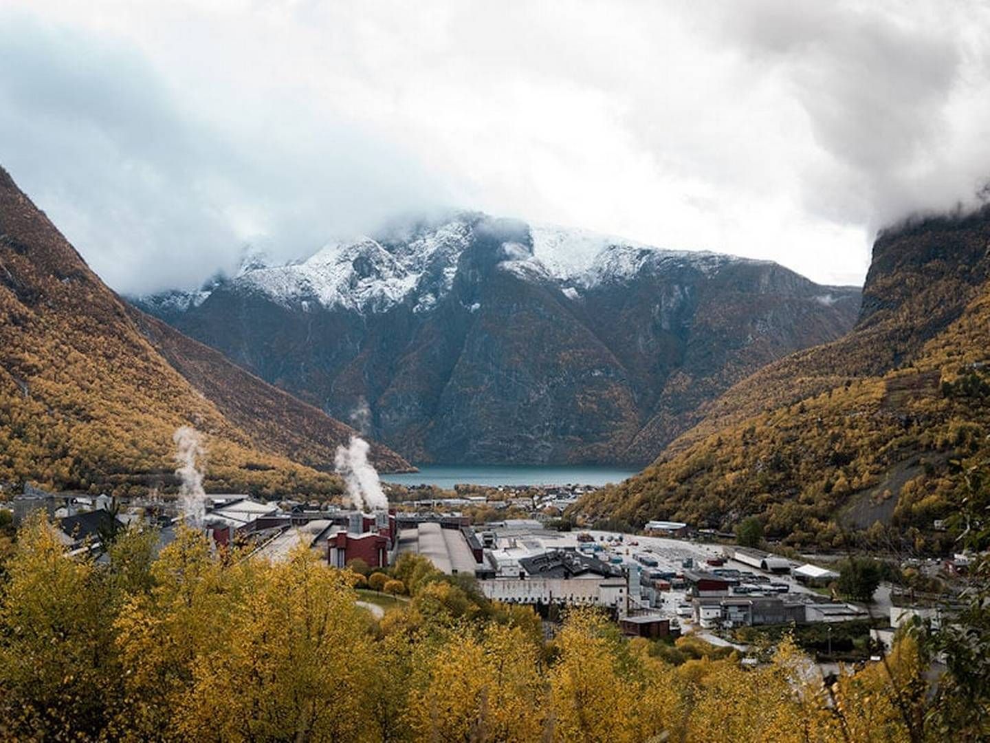 SAMARBEID: Hydro Rein og Årdal Energi skal sammen se på mulighetsrommet for å levere mer fornybar kraft til næringsliv, industri og forbrukere i Årdal. | Foto: Hydro