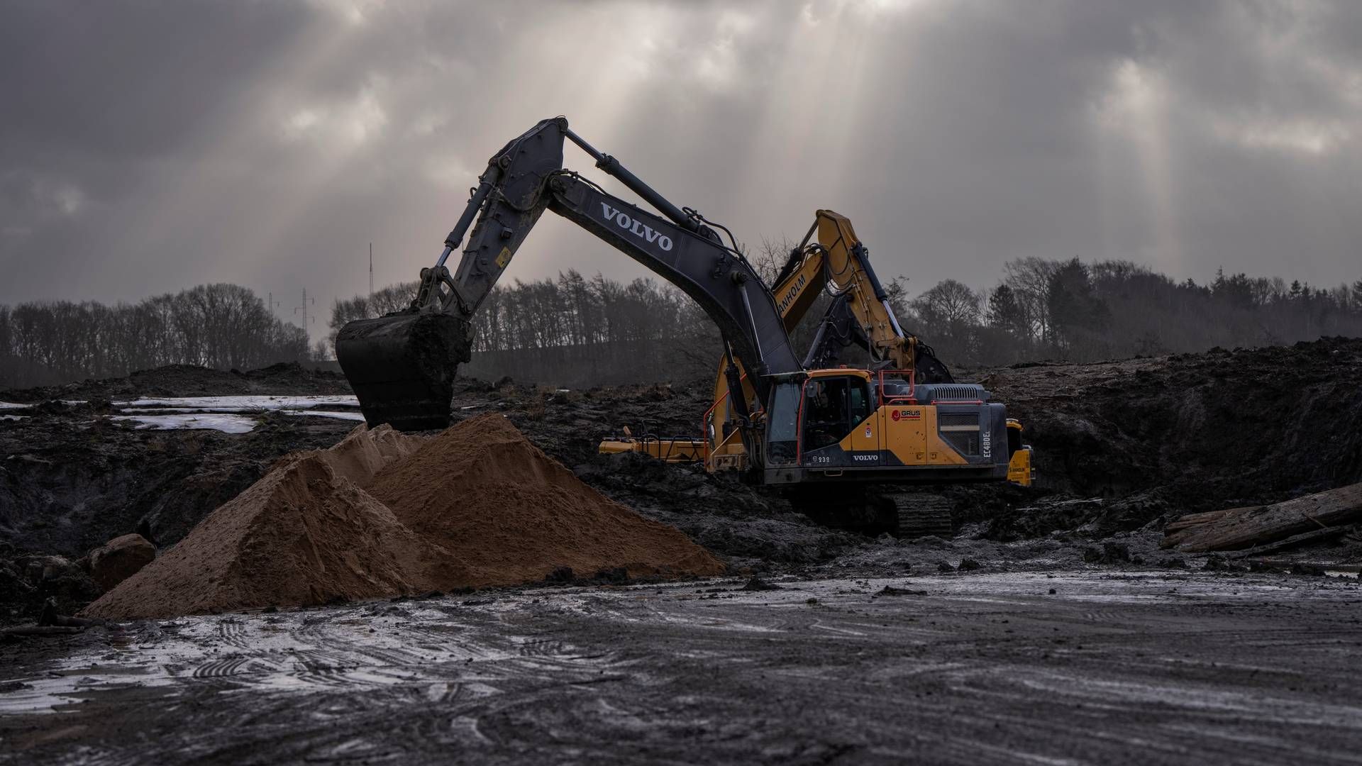 Den store miljøskandale, der er forårsaget af virksomheden Nordic Waste, sætter det lille landsbysamfund Ølst ved Randers i fare. | Foto: Bo Amstrup