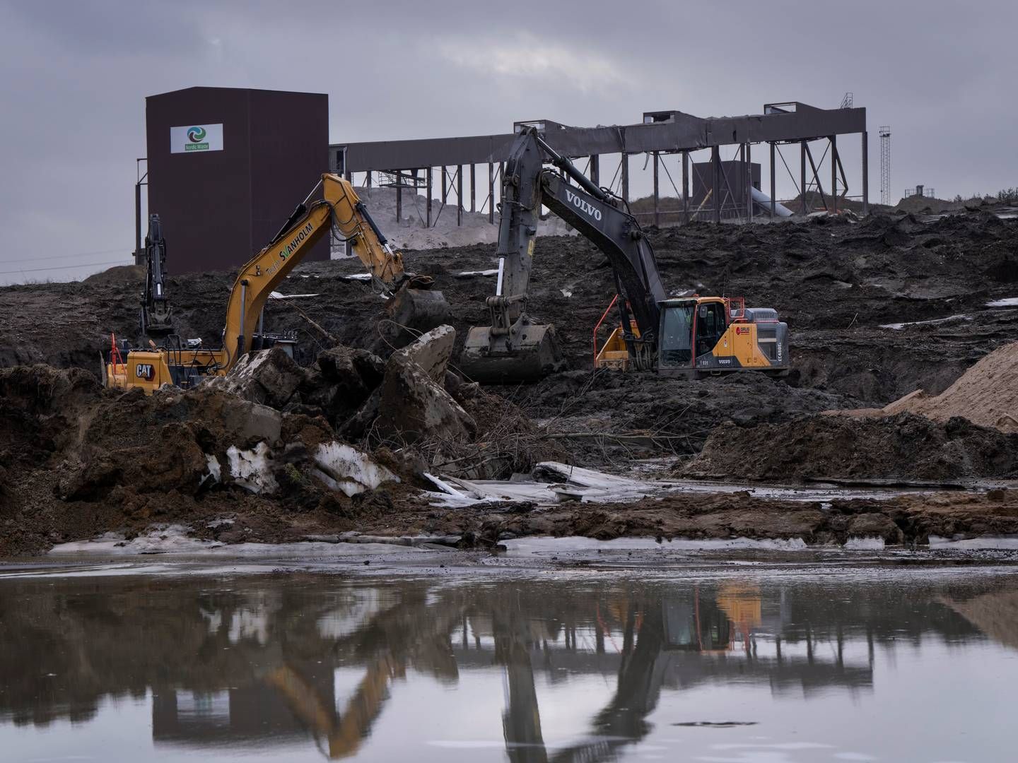 Det bliver ikke længere Torben Østergaard-Nielsens SDK Shipping, der skal håndtere jorden fra Nordic Waste-jordskredet. | Foto: Bo Amstrup