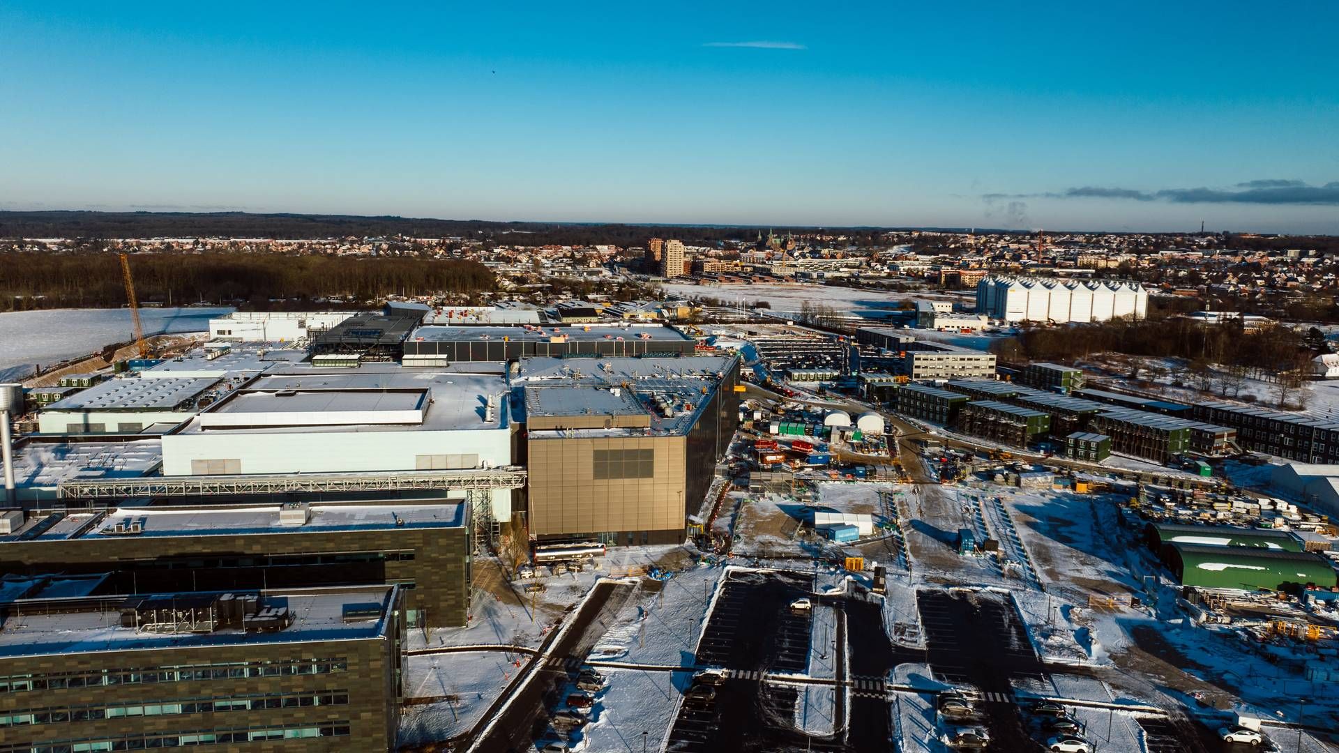 Fujifilm Diosynth Biotechnologies er færdig med sit milliardbyggeri i Hillerød. (Dronefoto). | Foto: Fujifilm Diosynth Biotechnologies