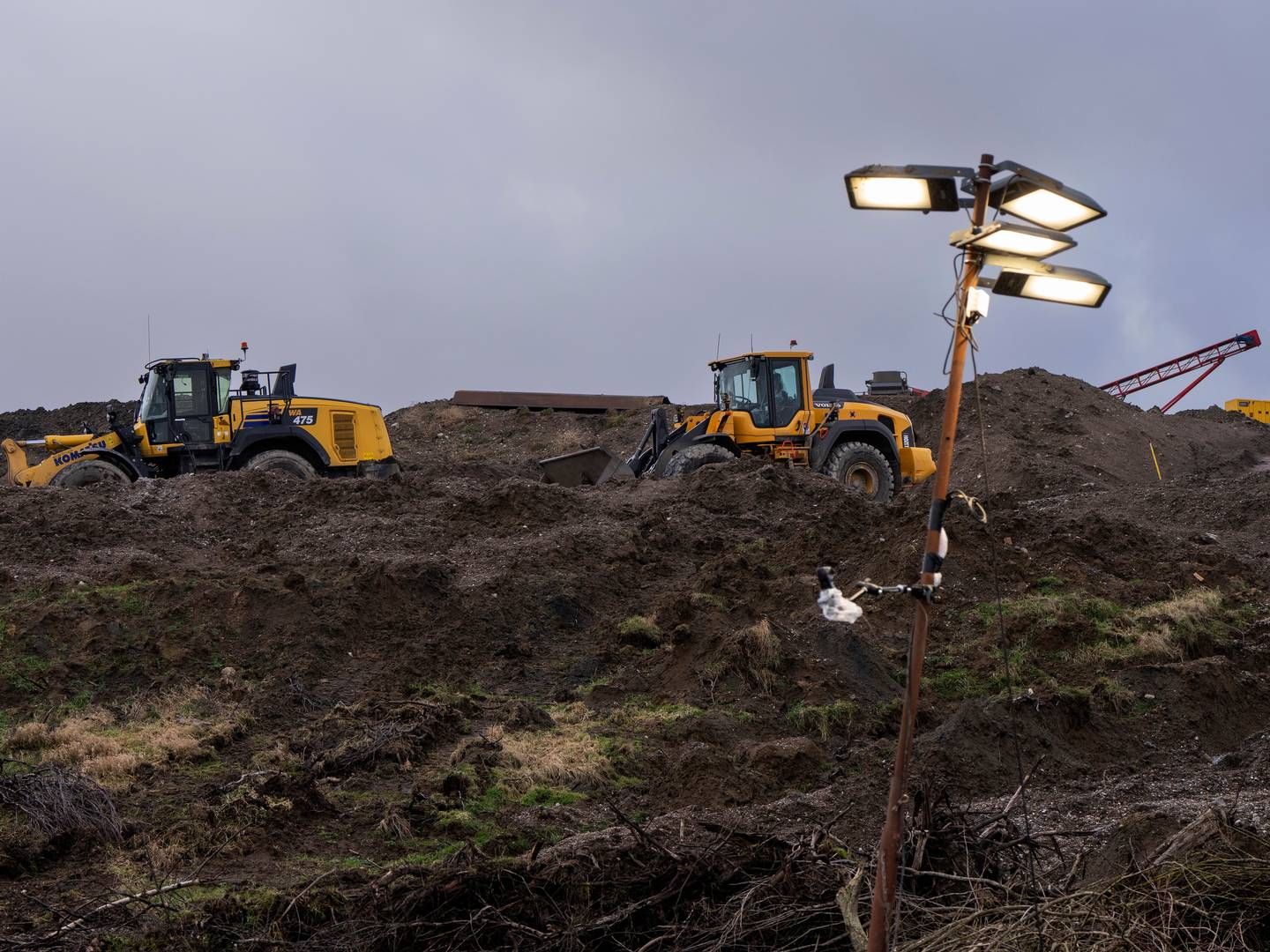 Et jordskred fra Nordic Waste truer landsbyen Ølst, og det har ført til massiv kritik af selskabet og USTC-koncernen. | Foto: Bo Amstrup/Ritzau Scanpix