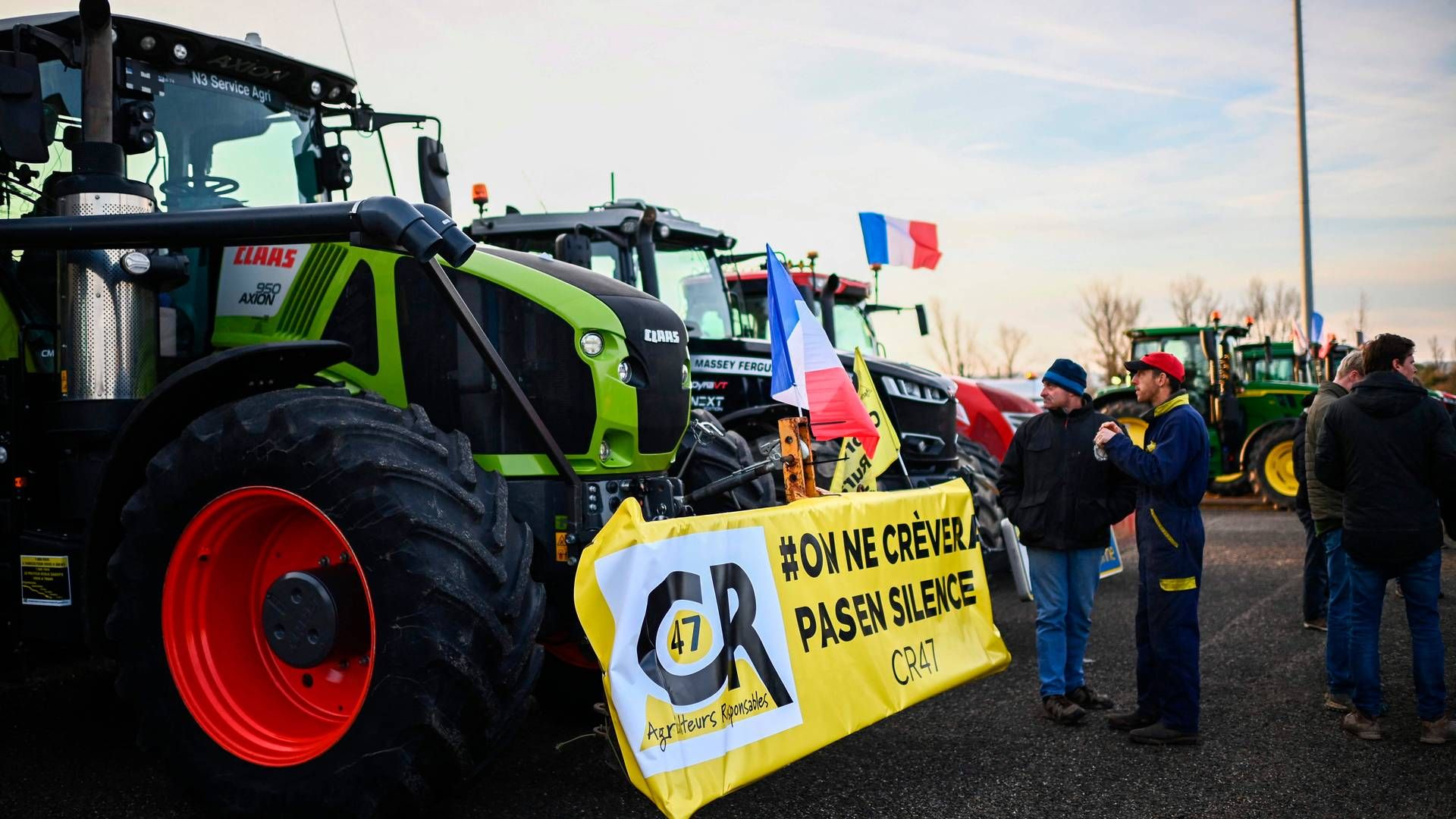 Franske landmænd på vej til demonstrationer, hvor de blandt andet kræver bedre betaling for deres produkter. | Foto: Christophe Archambault/AFP/Ritzau Scanpix