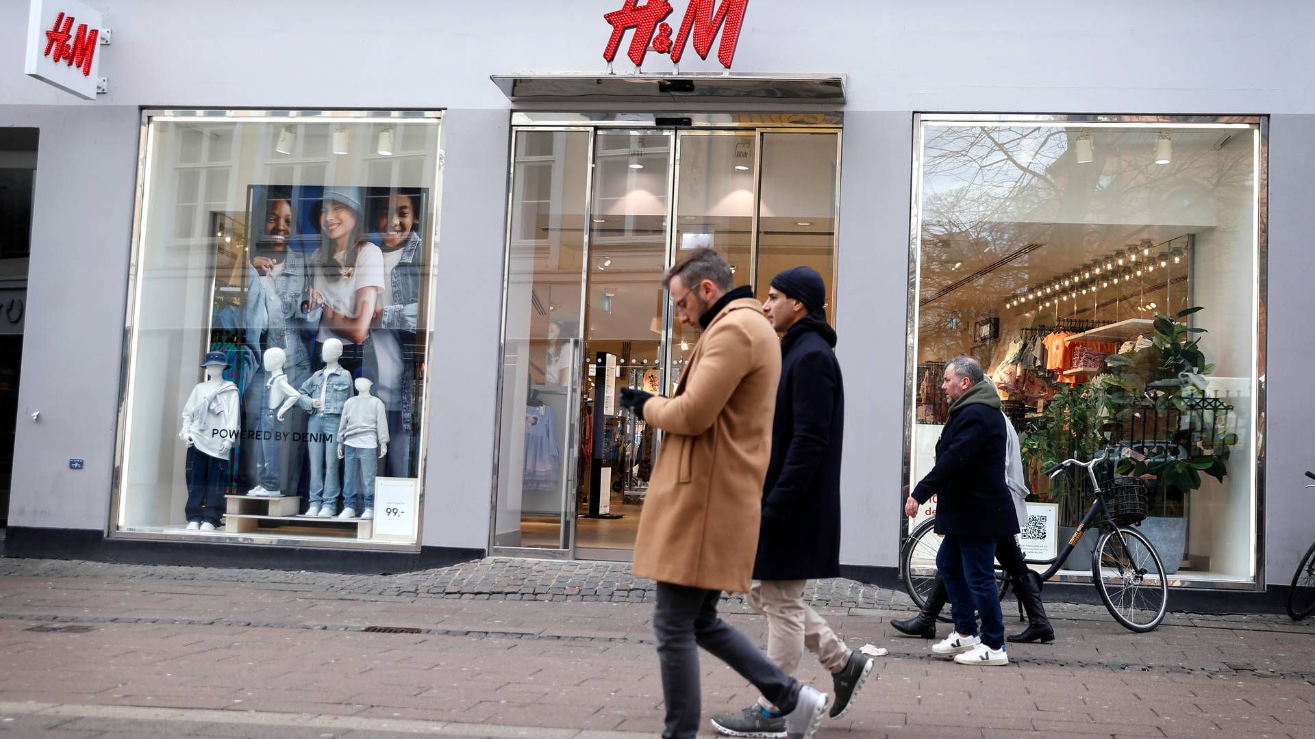 H&M er en af de mest fremtrædende butikskæder i Danmark. Bare på Strøget i København har selskabet små 10 butikker i sine forskellige brands: H&M, Cos, &Other Stories, Arket, Monki, Weekday og H&M Home. | Foto: Jens Dresling