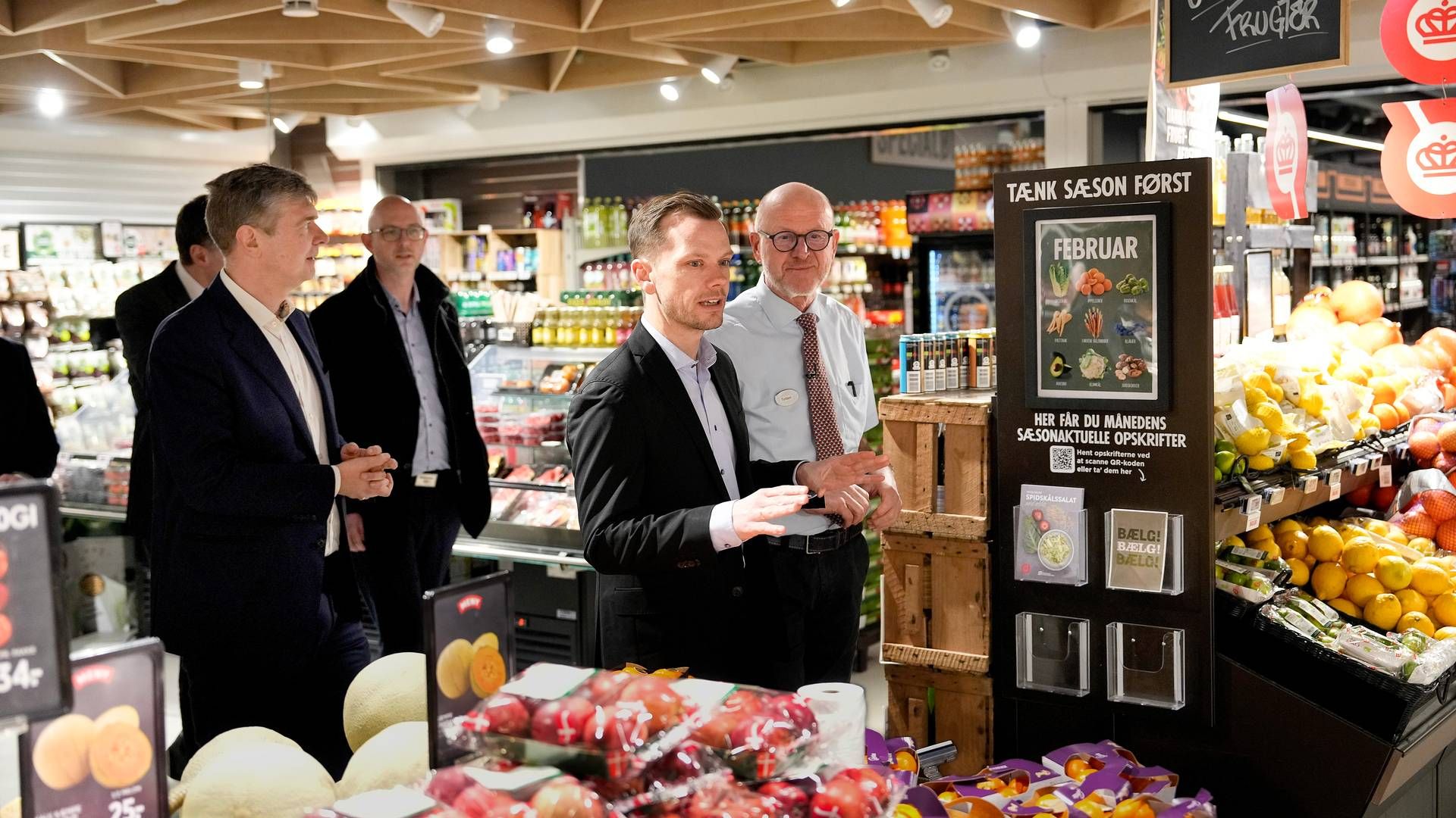 Justitsminister Peter Hummelgaard fik først en rundtur i Meny, før han for første gang svarede på spørgsmål angående regeringens nye udspil mod butikstyve. | Foto: Keld Navntoft
