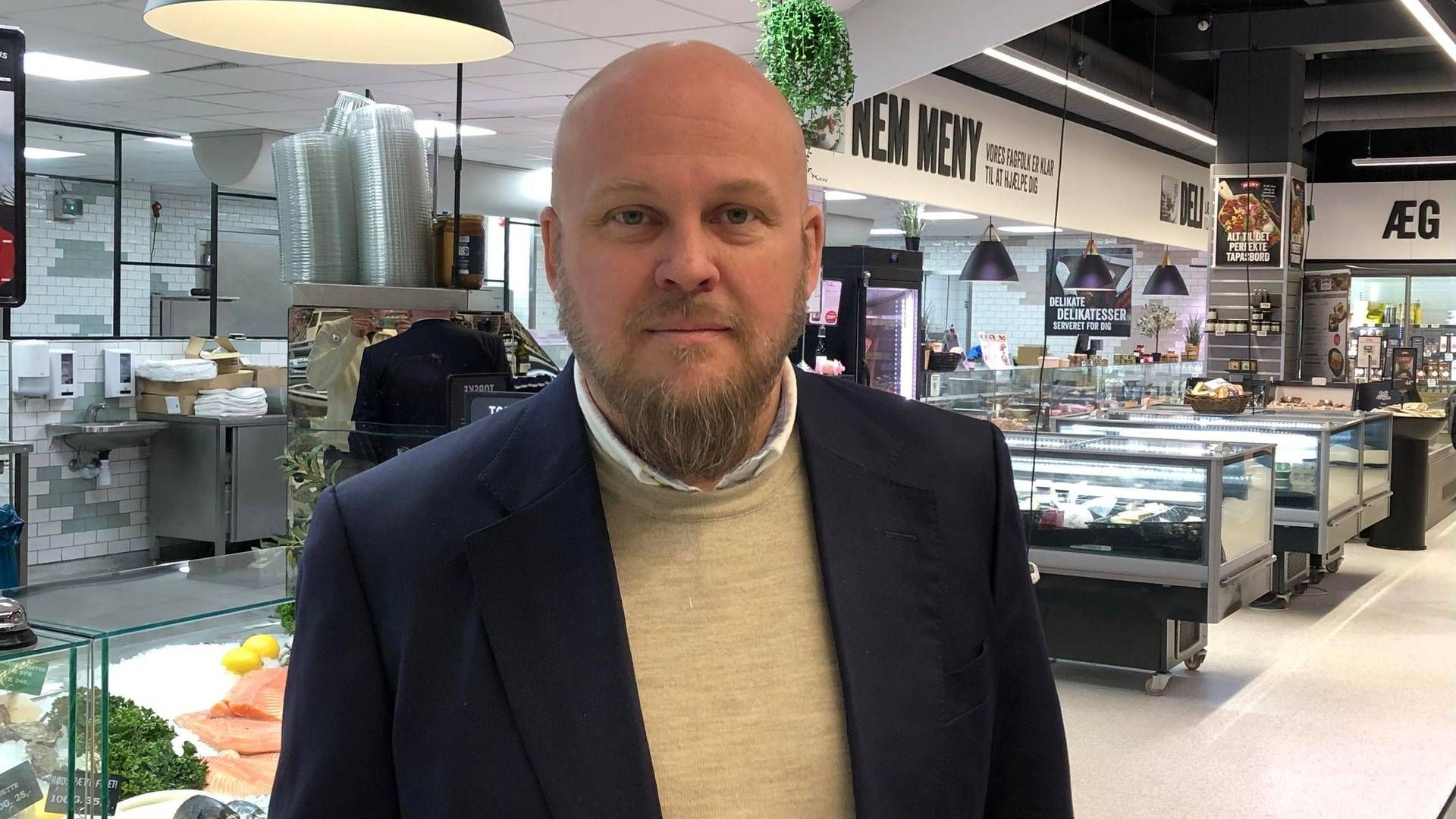 Richo Boss var en tilfreds mand, da han sammen med købmanden i butikken på Borups Allé i København kunne vise justitsministeren rundt. | Foto: Alexander Thorup/detailwatch