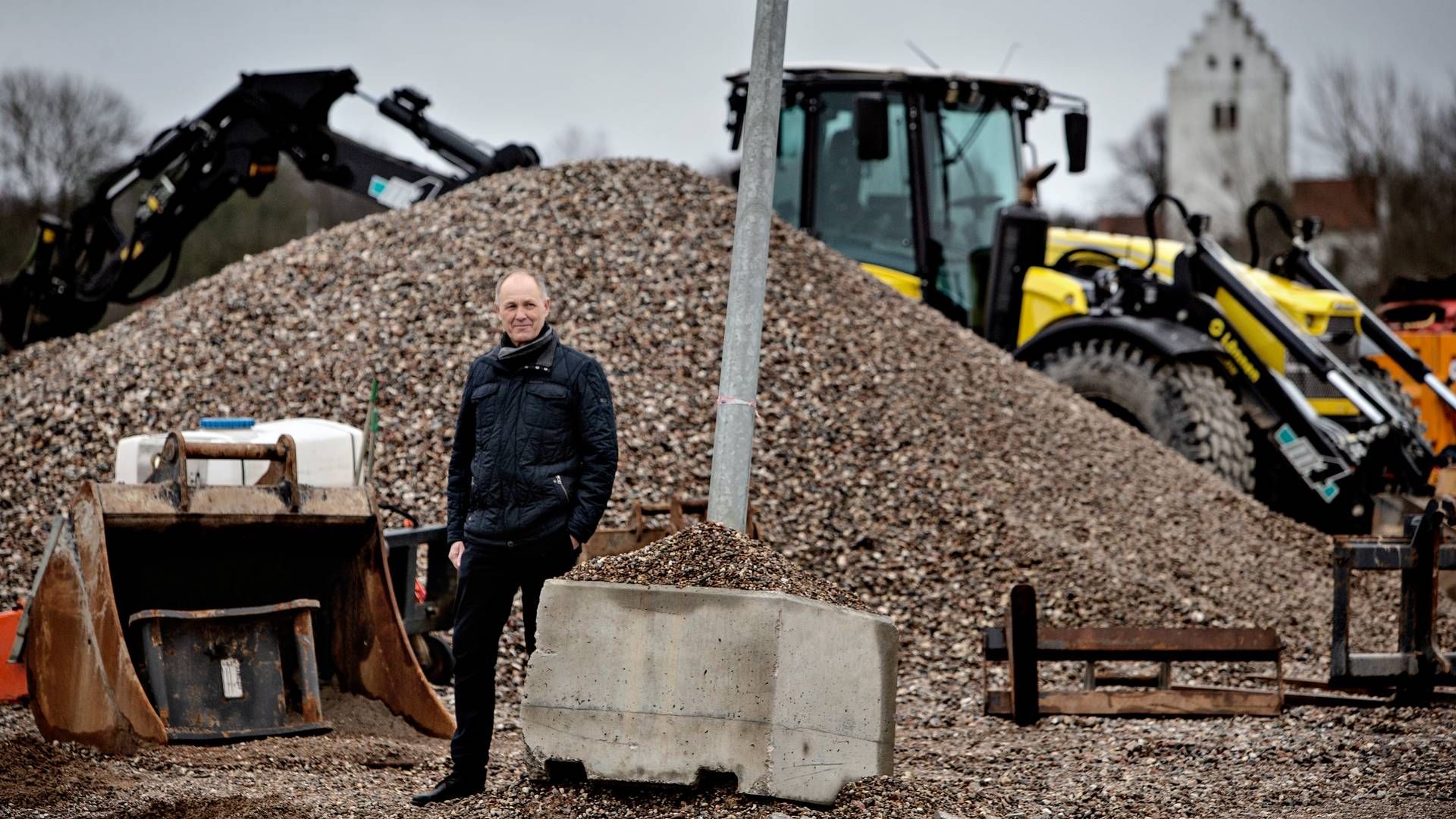 Borgmester Martin Damm (V) viser rundt på Novo Nordisk-byggepladsen i Kalundborg. | Foto: Martin Lehmann