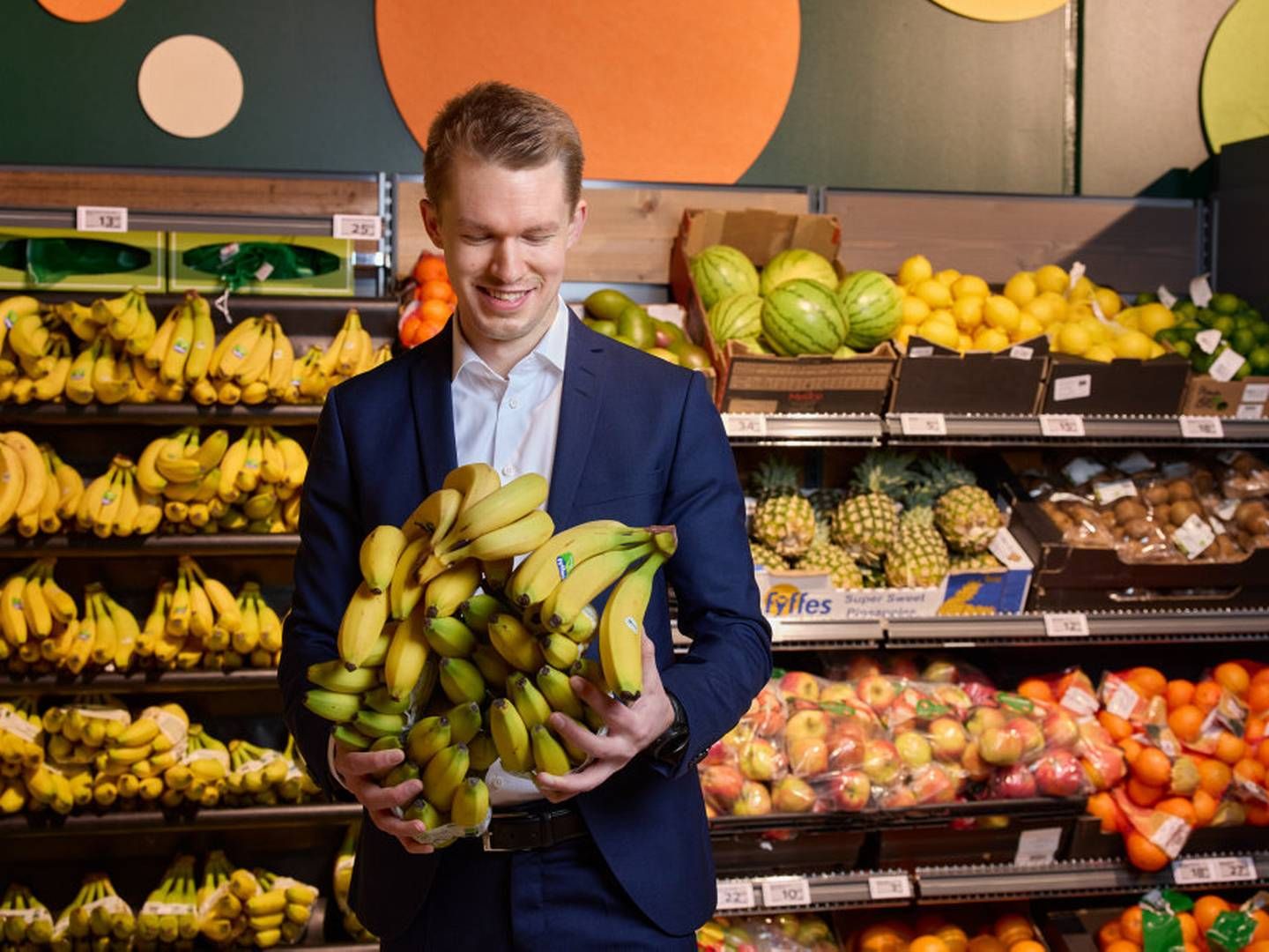 Michael Tilsted, kædedirektør for 365discount, fortæller, at det ville være for dyrt at sænke priserne på frugt og grønt permanent. Han åbner dog for andre løsninger. | Foto: Coop / Pr