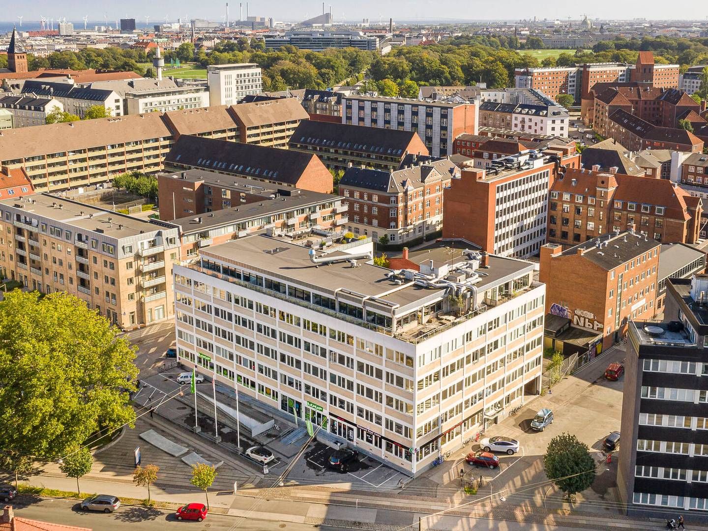 Kontorejendommen ligger ved Haraldsgade på Østerbro i København. | Foto: PR / Muus foto