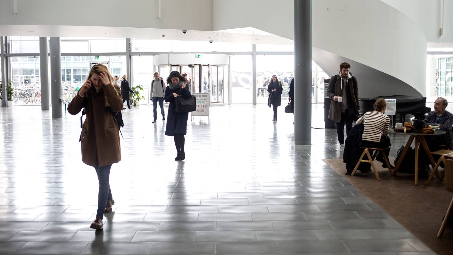 Når de jurastuderende efter endt uddannelse her på for eksempel Københavns Universitet sætter jagten ind på advokattitlen som fuldmægtig, skal de blandt andet opnå kendskab til retssagsbehandling for at få fingre i det prestigefyldte bevis. | Foto: (Arkiv) Ivan Boll