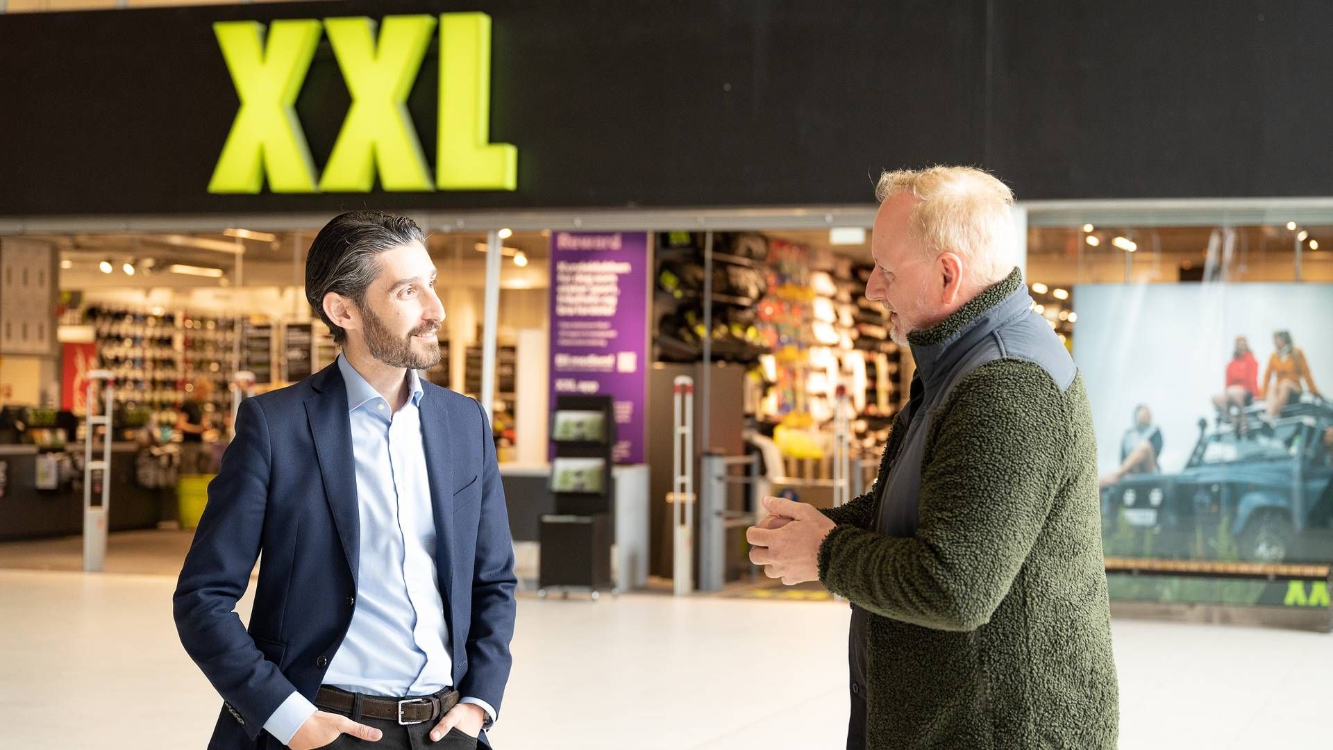 XXL's koncerndirektør Freddy Sobin (t.v.) har valgt at trække sportskæden ud af det danske marked. | Foto: Xxl/pr