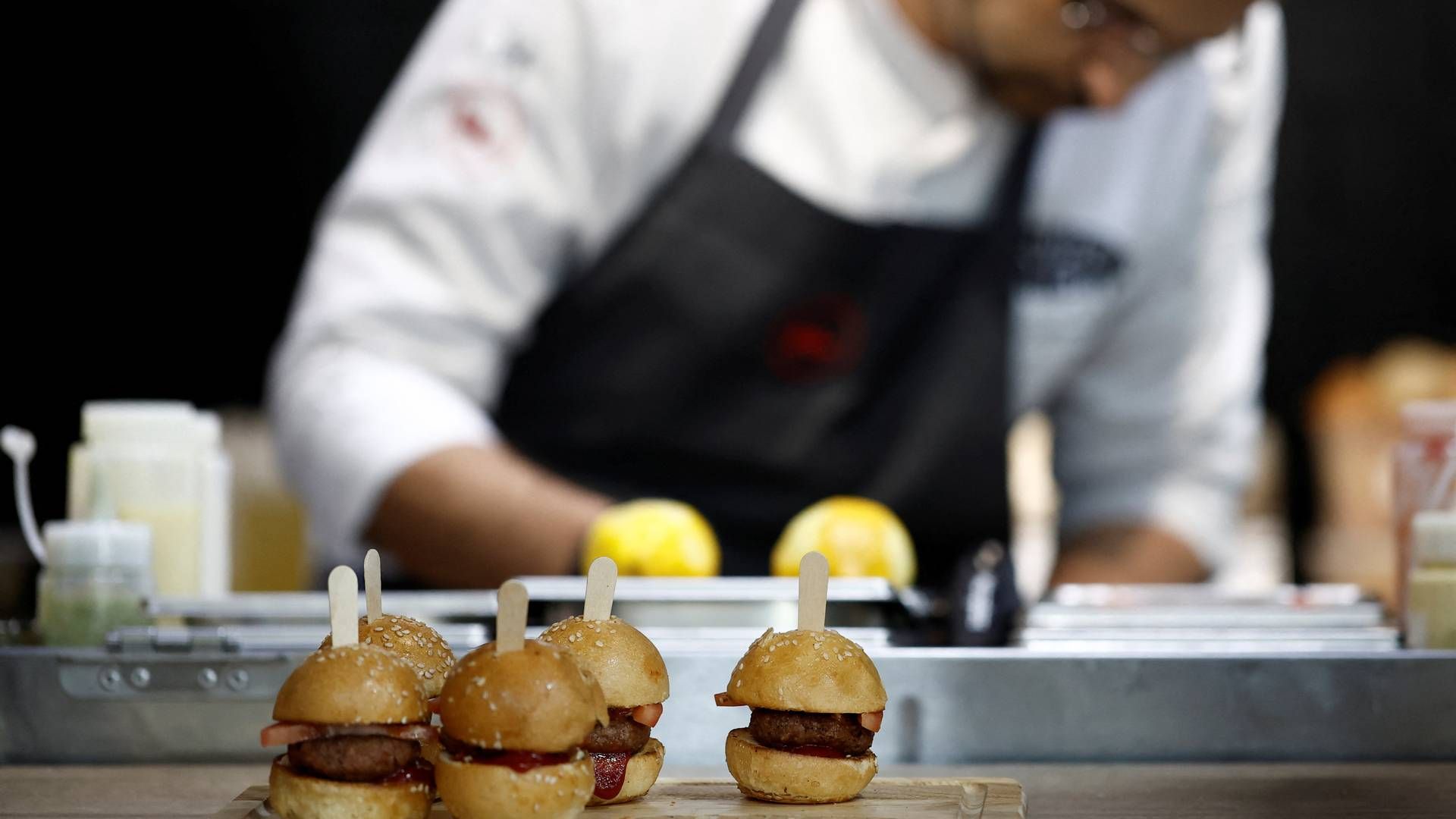 De plantebaserede ingredienser og vegetariske retter fylder meget mere på spisestederne i dag, lyder det fra brancheorganisationen Horesta. Men efterspørgslen stiger langtfra hastigt. | Foto: Benoit Tessier/Reuters/Ritzau Scanpix