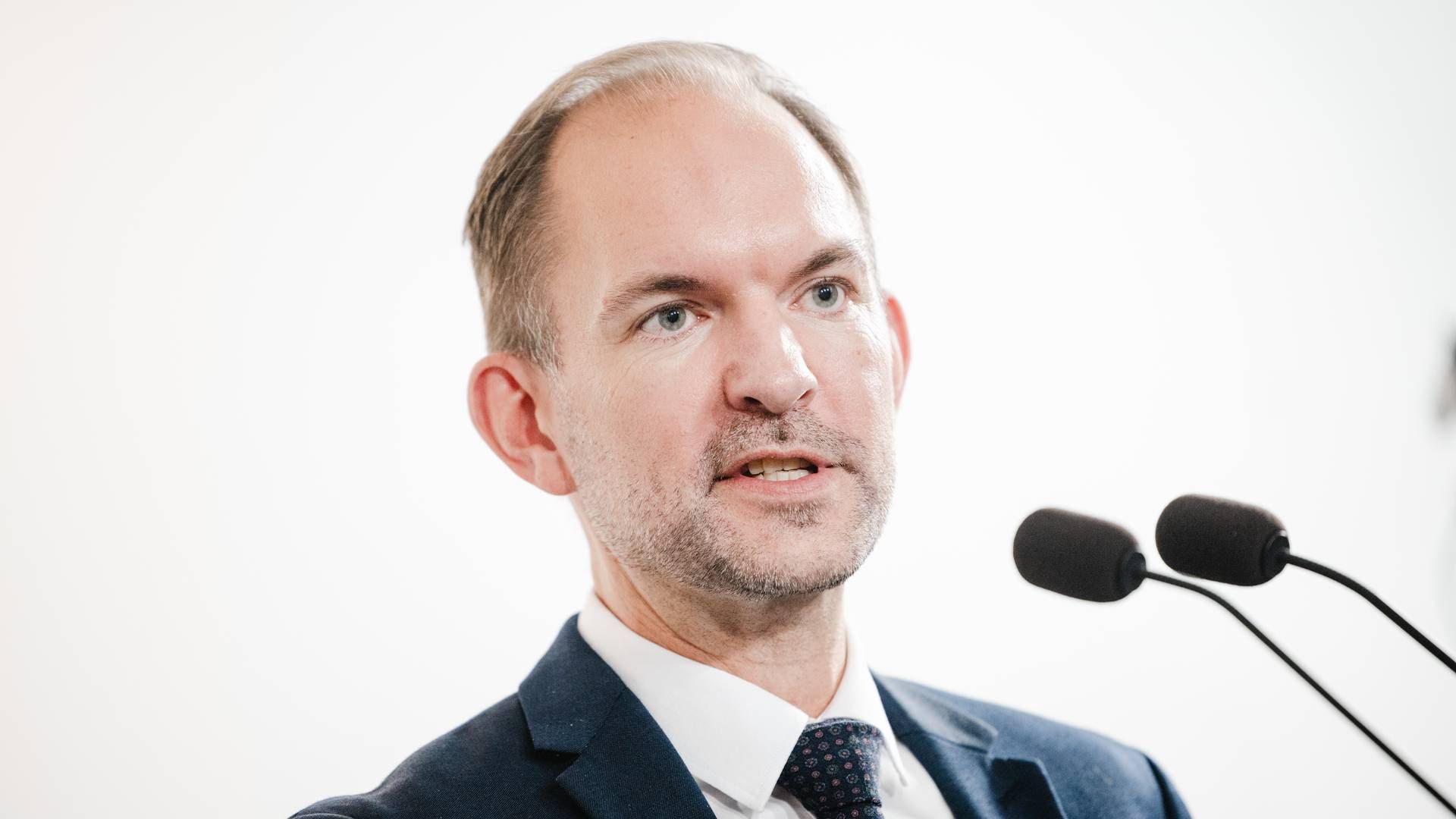 Skatteminister Jeppe Bruus (S) regner med, at det nye system for ejendomsvurderinger vil være i normal drift i 2026 eller 2027. | Foto: Jonathan Damslund