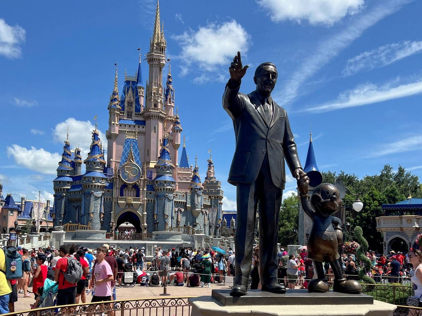 Disneys indtægter kommer fra flere forretningsben, bl.a. tv- og streamingabonnenter, forlystelsesparker og krydstogter. | Foto: Octavio Jones/Reuters/Ritzau Scanpix