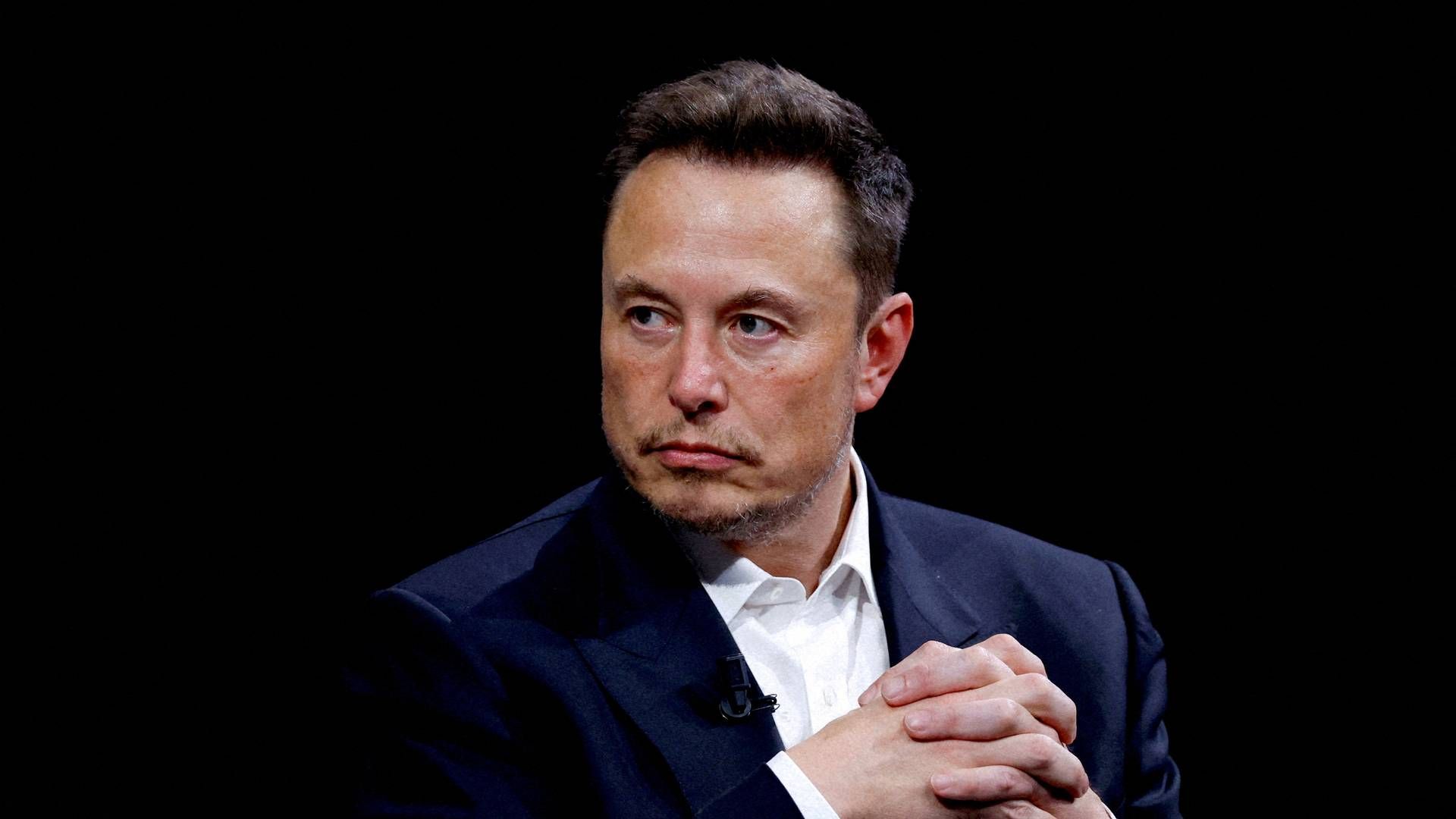 Elon Musk, der leder og ejer store dele af elbil-producenten Tesla, satellitoperatøren SpaceX og det sociale medie X skal vidne i en undersøgelse af Twitter-købet. | Foto: Gonzalo Fuentes/Reuters/Ritzau Scanpix