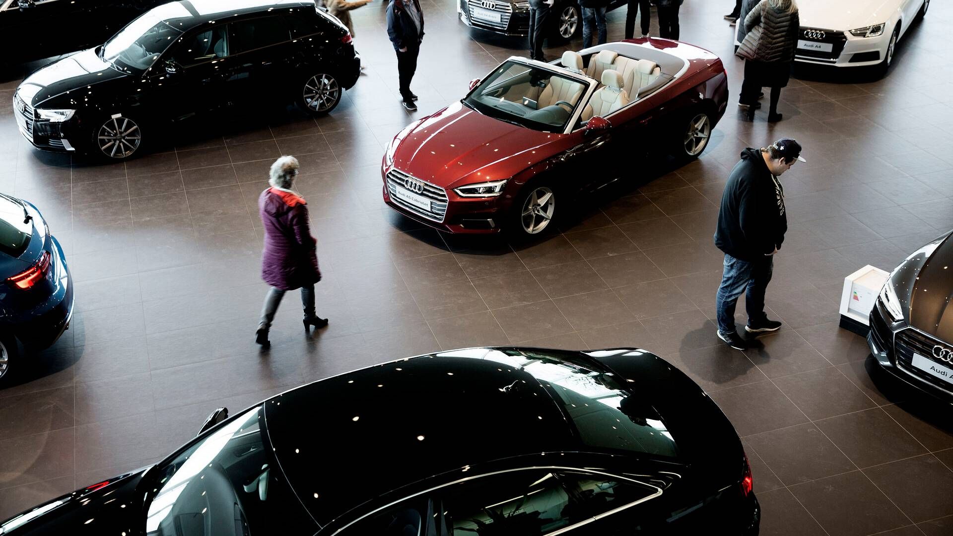 ”Tæt på halvdelen af bilforhandlerne melder, at de har for stort et lager,” skriver Jeppe Juul Borre, der er cheføkonom i Arbejdernes Landsbank. | Foto: Peter Hove Olesen/Politiken/Ritzau Scanpix