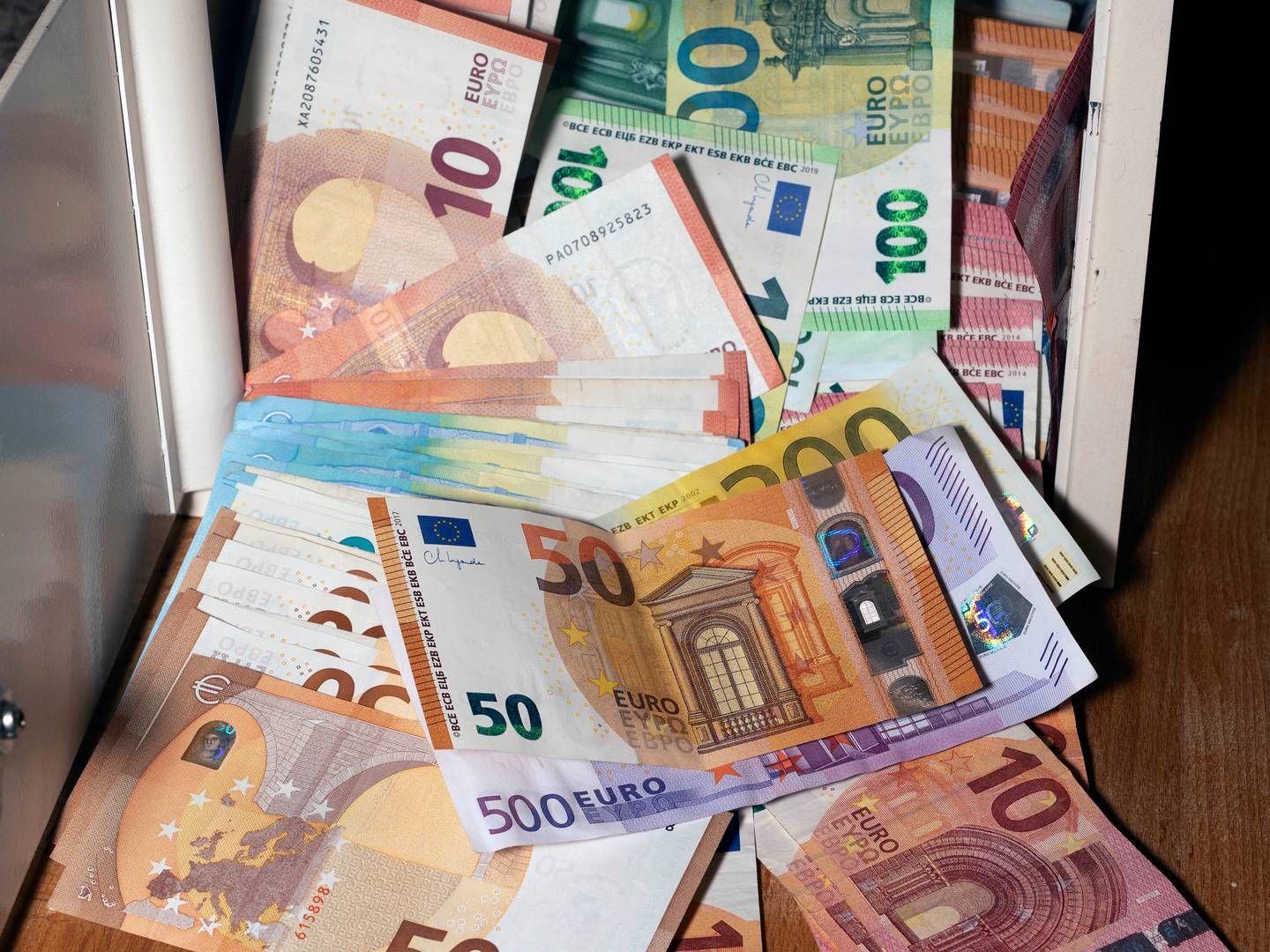 Das liebe Bargeld vor Dieben zu schützen, ist keine leichte Aufgabe. | Foto: picture alliance / Geisler-Fotopress | Burkhard Schubert/Geisler-Fotopr