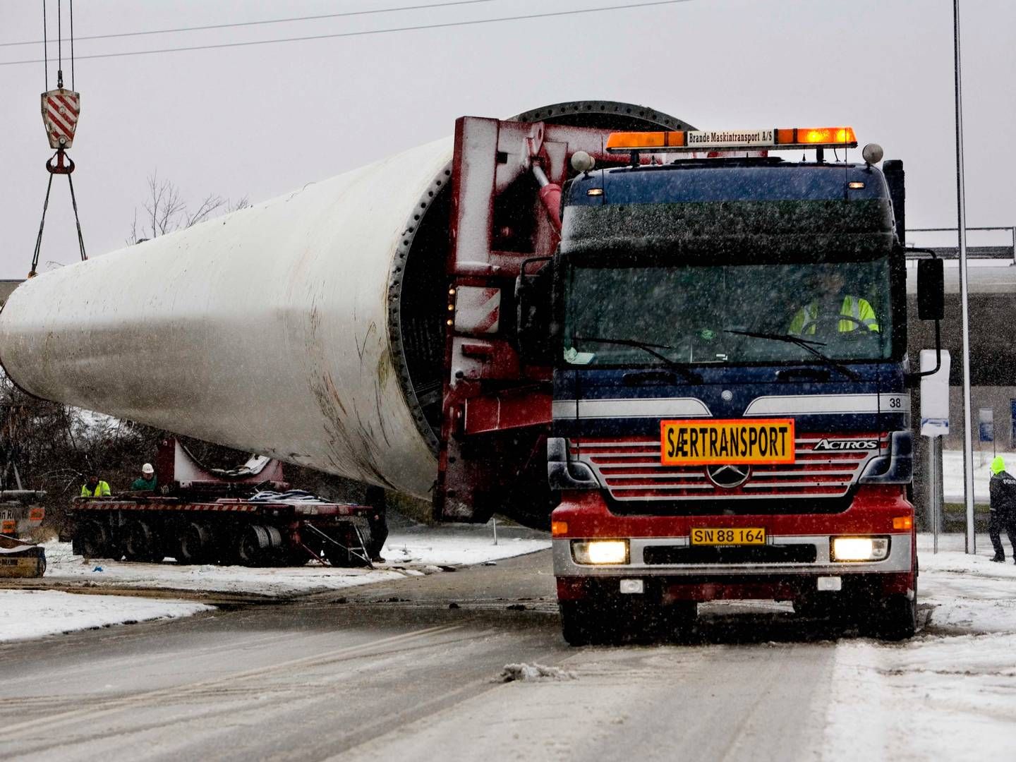 Hovedvejen gennem Thy er fortsat spærret efter, at en vindmølletransport påkørte en bro. (Arkivfoto) | Foto: Carsten Ingemann