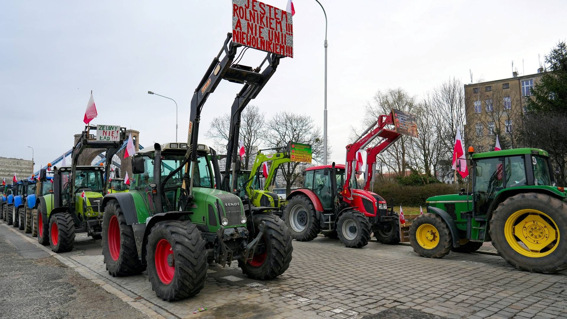 Godt 1000 demonstranter og 500 traktorer var mødt op i den polske by Wroclaw. | Foto: Tomasz Pietrzyk/agencja Wyborcza