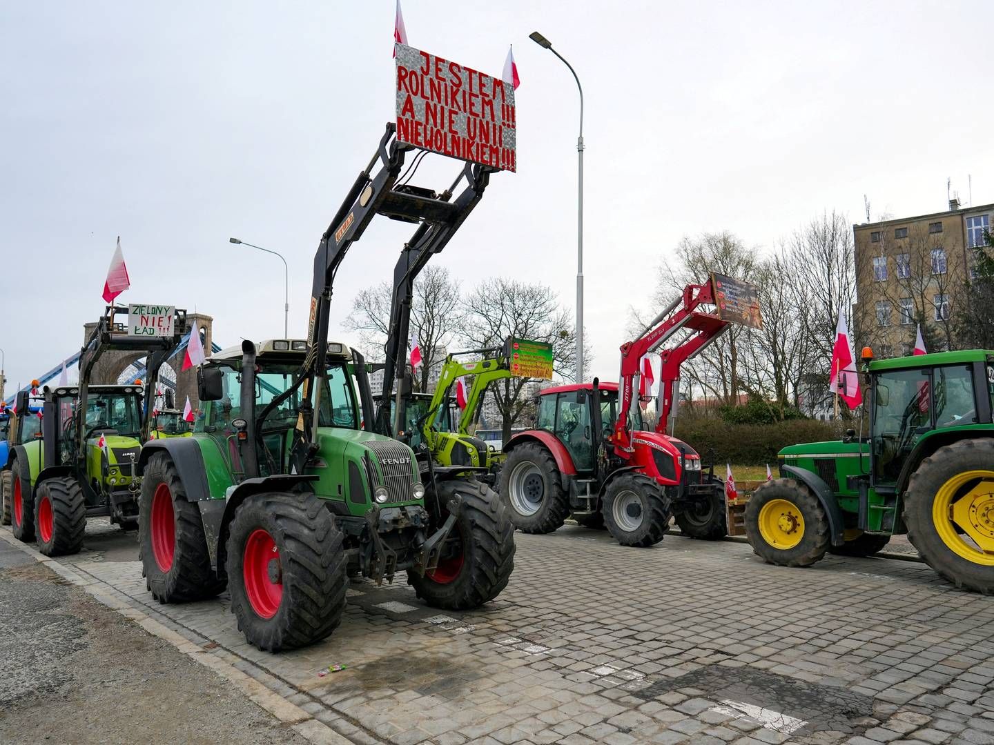 Godt 1000 demonstranter og 500 traktorer var mødt op i den polske by Wroclaw. | Foto: Tomasz Pietrzyk/agencja Wyborcza