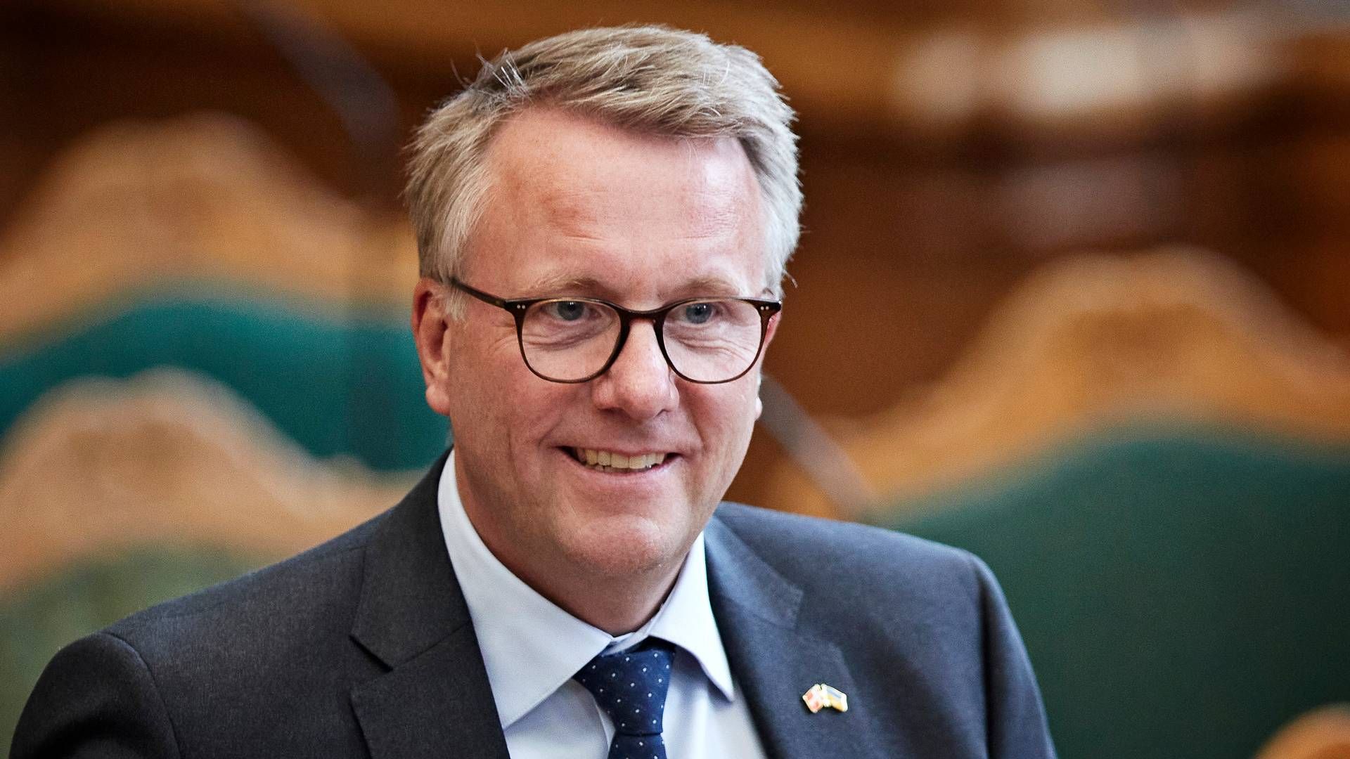 Erhvervsminister Morten Bødskov (S) har fået præsenteret en ny rapport, som b.la. vil gøre op med den såkaldte DIS-ordning. | Foto: Jens Dresling