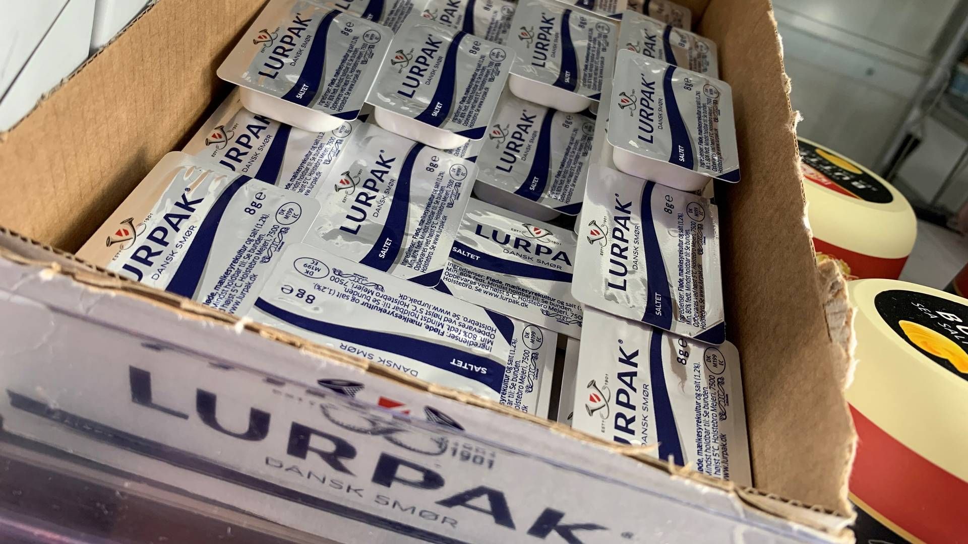 Forbrugerne er på vej tilbage mod de dyrere Arla-produkter som Lurpak-smørret efter at have søgt mod discount i første del af 2023. | Foto: Jacob Gronholt-Pedersen/Reuters/Ritzau Scanpix