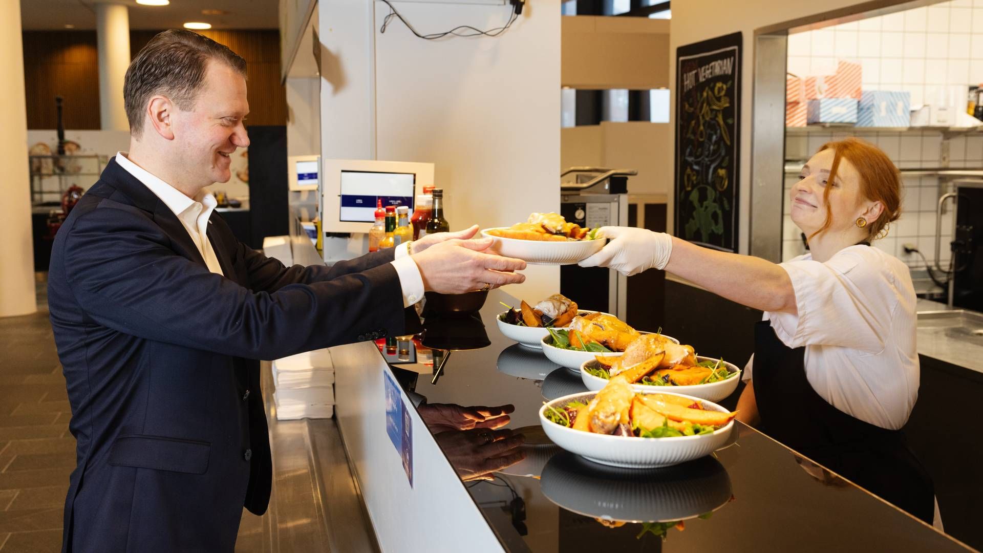 ISS-topchef Kasper Fangel fik ansvaret for servicekoncernen i efteråret og han åbner for simple opkøb i markeder med en solid platform i forvejen. ISS har en stor kantinedivision på tværs af en række markeder. | Foto: Gregers Tycho/Ritzau Scanpix