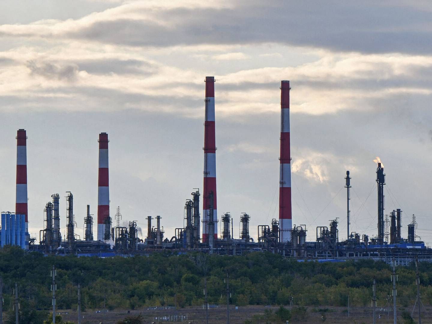 Et russisk gasanlæg i byen Orenburg. Siden krigsudbruddet for to år siden og det deraf følgende fald i russisk gaseksport er danskerne blevet gode til at spare på energien. | Foto: Alexander Manzyuk/Reuters/Ritzau Scanpix