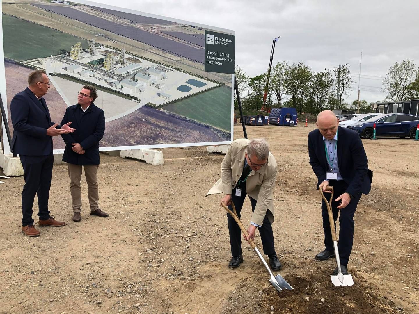 Construction of Danish PtX plant Kassø was initiated last May. Perhaps it would have gone a little faster if everyone present had grabbed a shovel and helped out. | Photo: European Energy