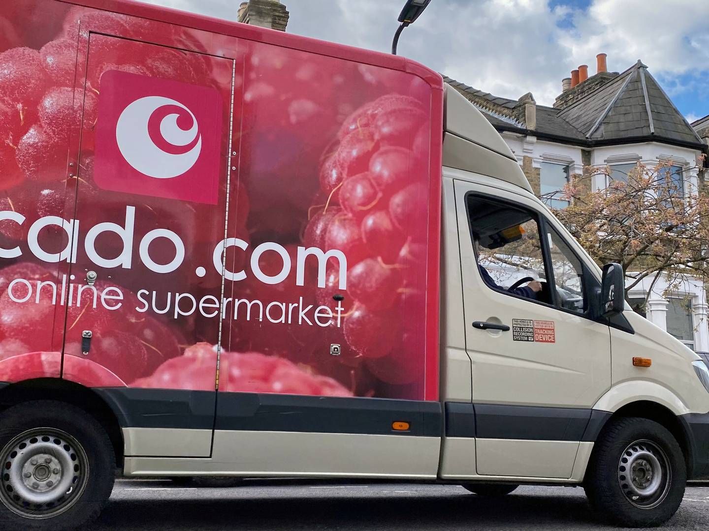 Ocado er den største aktør på det britiske online dagligvaremarked, men har i de seneste år tabt store milliardbeløb. | Foto: Simon Newman/Reuters/Ritzau Scanpix