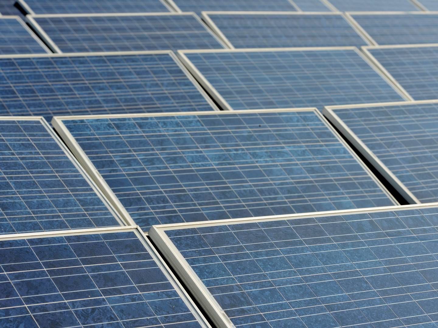 AVHENGIG AV IMPORT: EU er avhengig av deler og produkter fra for eksempel Kina for å kunne opprettholde solcelleproduksjonen, sier EUs energikommissær. | Foto: Frank May / NTB