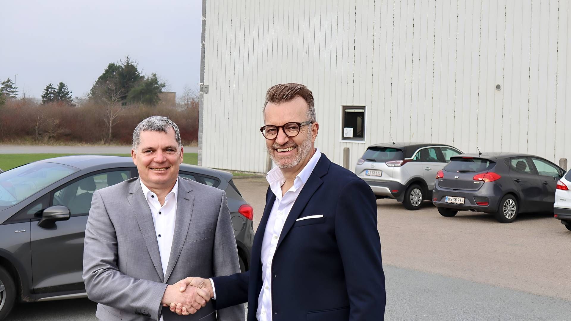 Stig Blicher (th.) fortsætter som adm. direktør efter salget af Skive-virksomheden Labflex til tyske BHM Group. Marek Krsek (tv.) er adm. direktør for Köttermann Group. | Foto: Labflex /PR