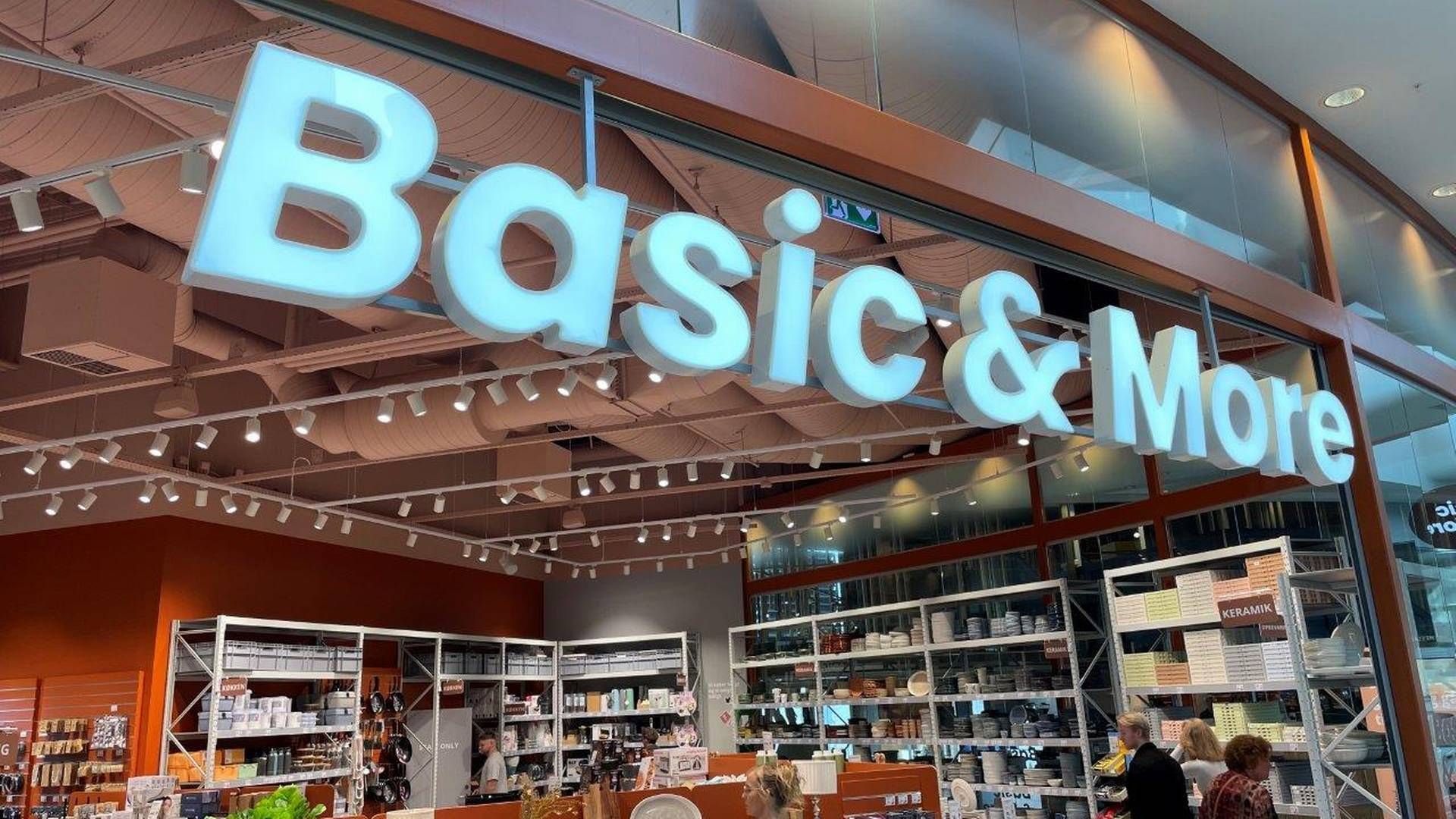 Butikskæden opkøber og sælger overskudsvarer og restpartier fra kendte danske og udenlandske varemærker inden for interiør, bolig og køkkenudstyr. | Foto: Basic & More/pr