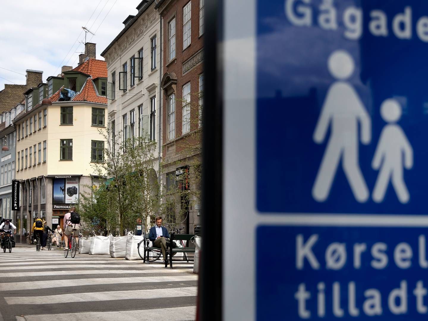 Det har gjort gågaderne mere øde i bymidterne, at kommunerne har anlagt de såkaldte aflastningsområder i udkanten byerne, hvor de store kæder og boksbutikker ofte trækker kunder til. | Foto: Finn Frandsen