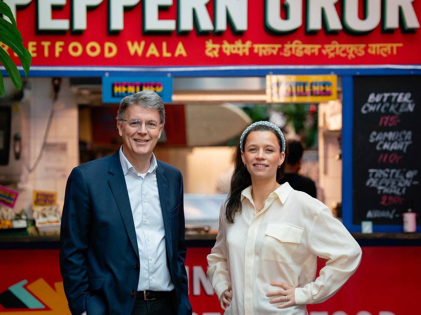 INNGÅR LUNSJAVTALE: Sjur Gaaseide, CEO i Deloitte og Caroline Krefting, investeringsdirektør i Carucel Eiendom, på Barcode Street Food. | Foto: Alexandra Gjerlaugsen
