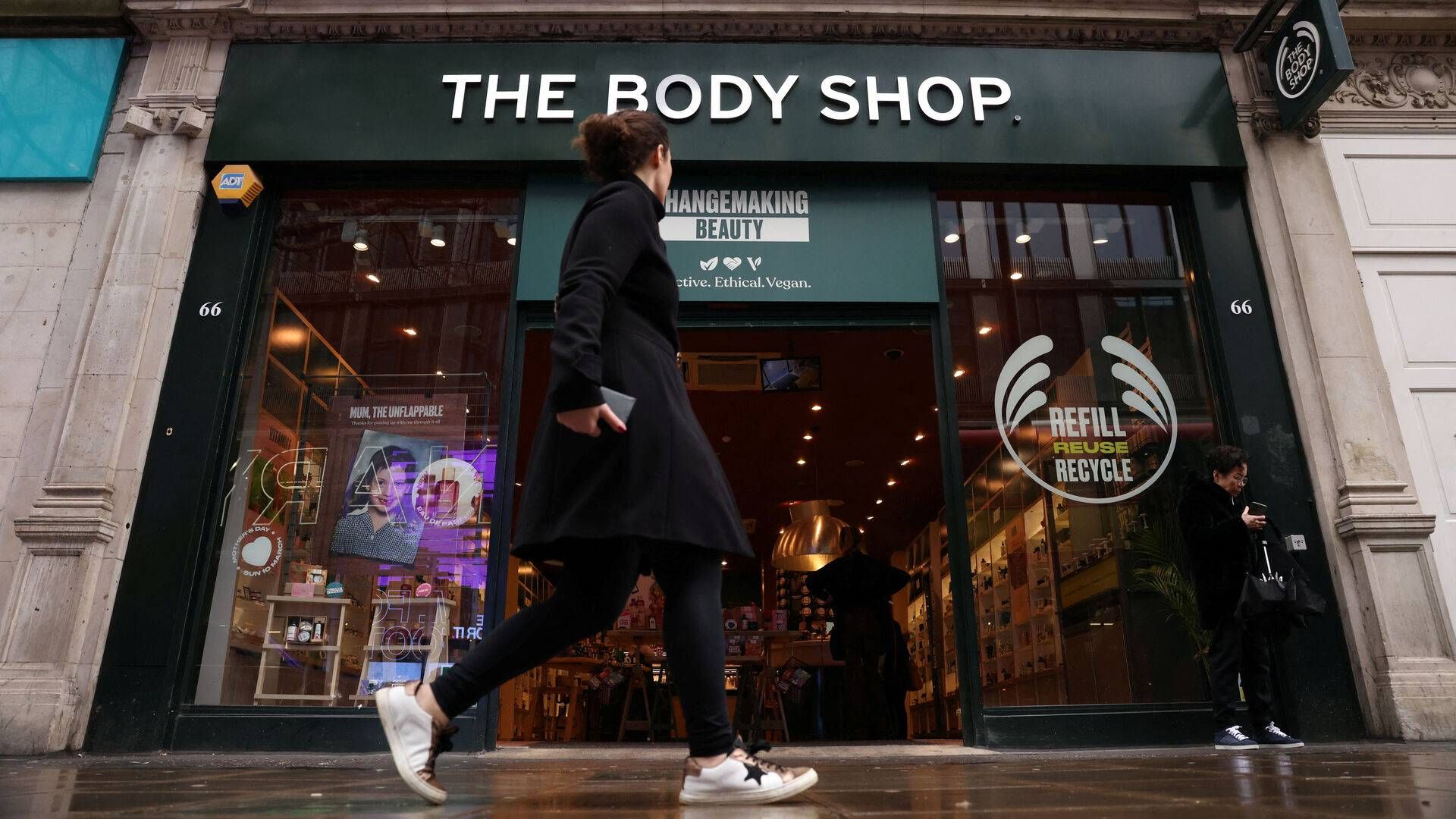 The Body Shop blev grundlagt i 1976 og har siden udvidet aktiviteterne til omkring 70 lande, men er nu i store problemer.