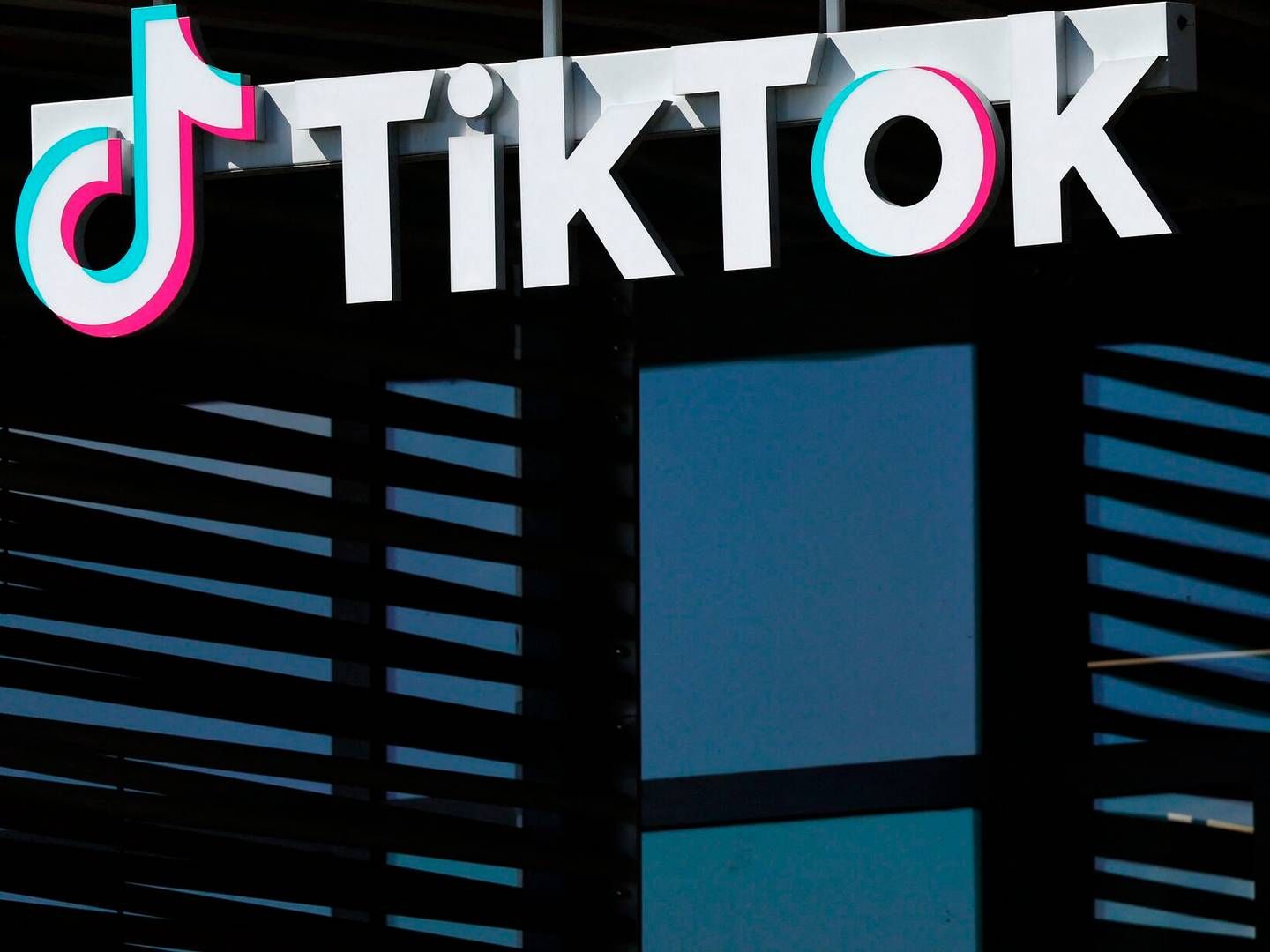 Hvis lovforslaget bliver virkelighed, har Bytedance 165 dage til at frasælge Tiktok. Ellers vil det blive ulovligt for app-butikker i USA at tilbyde Tiktok. | Foto: Mario Tama/AFP/Ritzau Scanpix