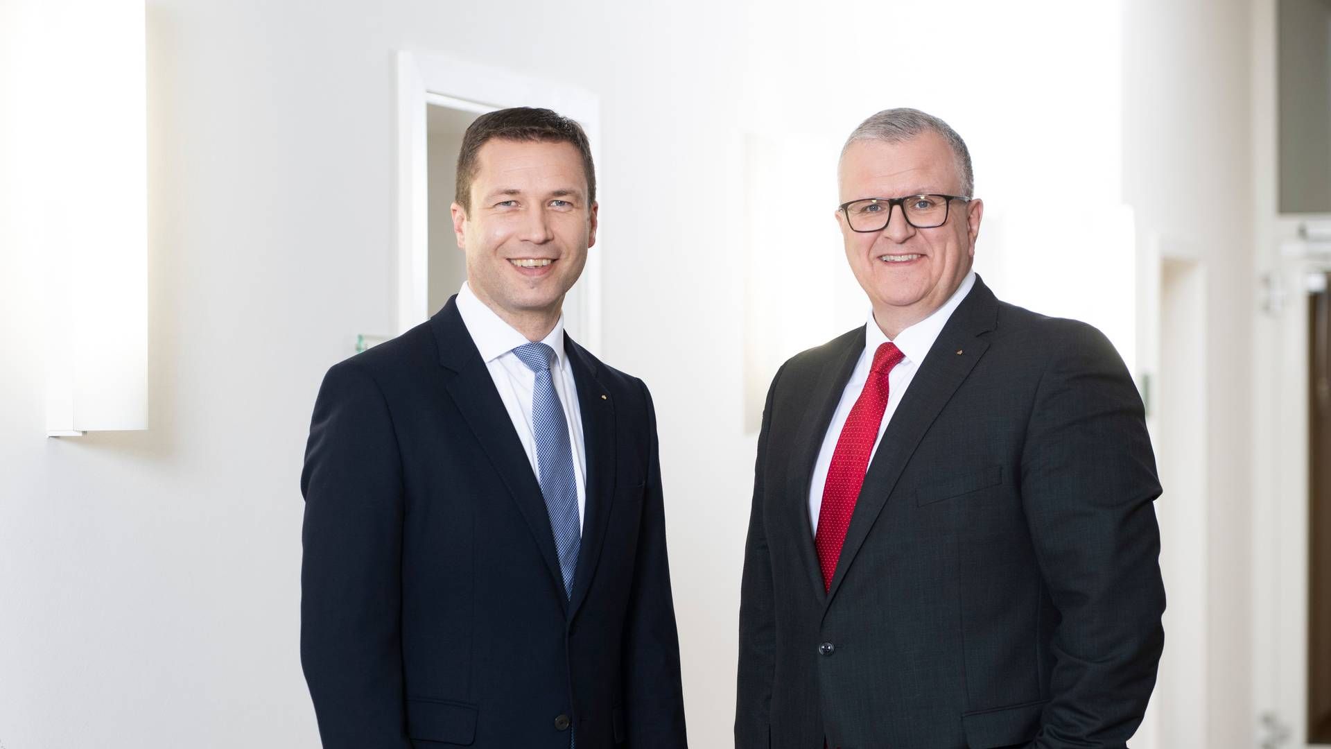 Das Vorstandsduo des Sparkassenverbands Bayern: Präsident Matthias Dießl (links) und Vizepräsident Stefan Proßer | Foto: Sparkassenverband Bayern