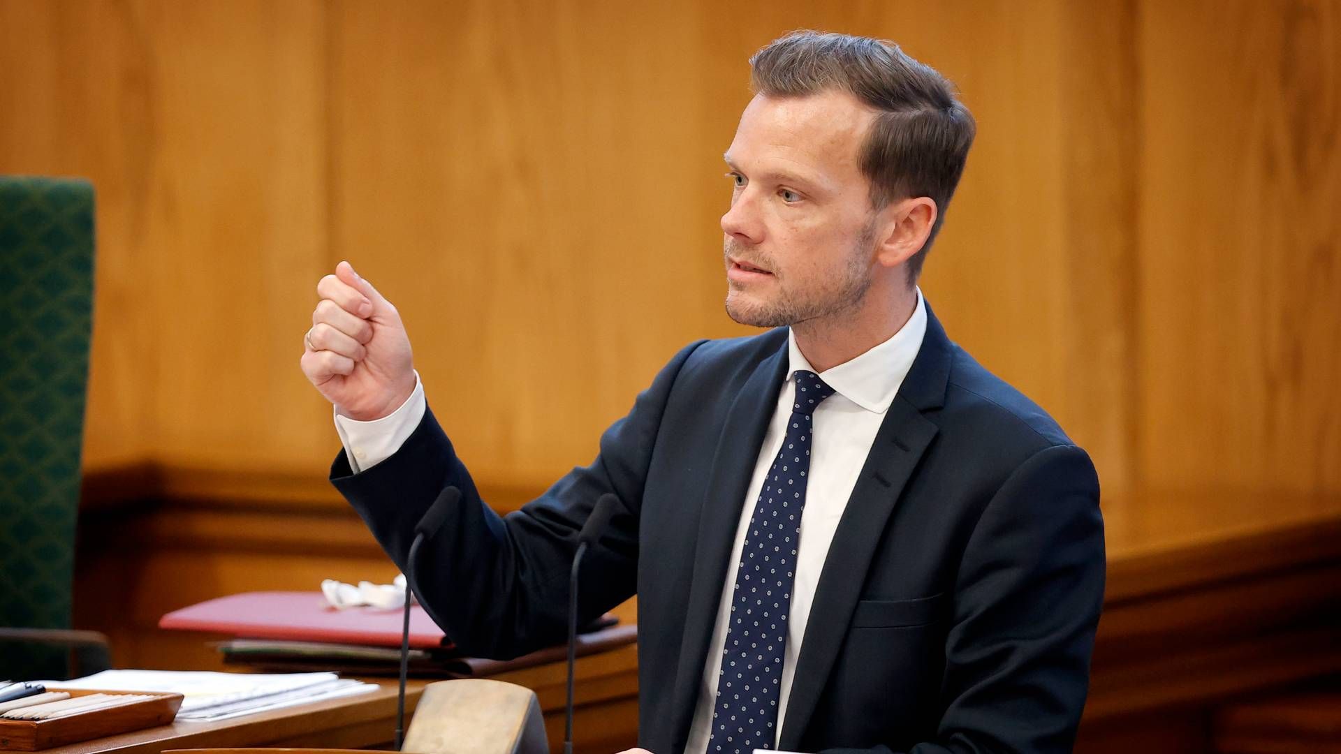 "Der er desværre nogle, som på en groft uforsvarlig vis misbruger selskaber til at påføre forbrugere, erhvervsdrivende og det offentlige store økonomiske tab,” udtaler justitsminister Peter Hummelgaard (S). | Foto: Jens Dresling