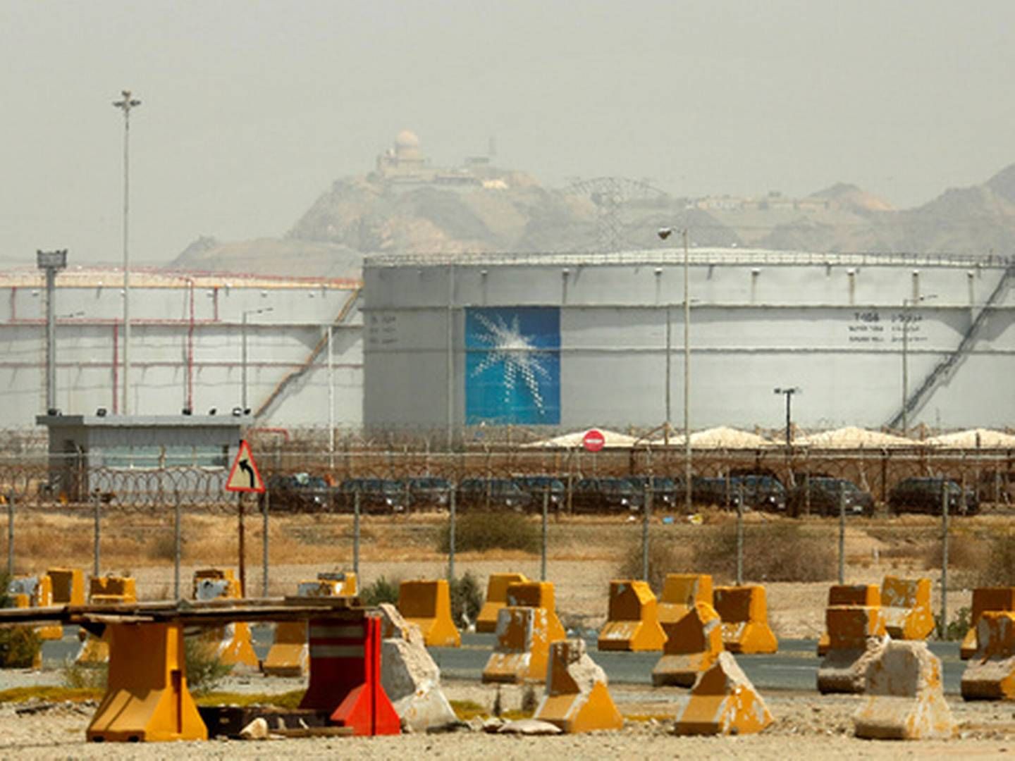 SKEPTISK: Aramco er blant verdens største selskaper. Dets toppsjef mener at utfasing av olje og gass bør skje først når dette er økonomisk konkurransedyktig. Foto: | Foto: Amr Nabil / AP / NTB