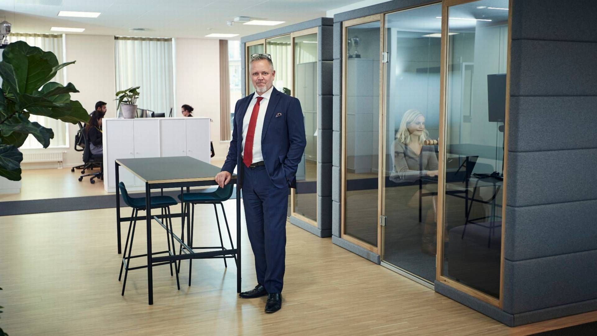 Peter Haugaard er HR-direktør i EY Danmark, og han skriver til Kforum, at man bruger den hybride arbejdsmodel aktivt i employer brandingen. | Foto: EY