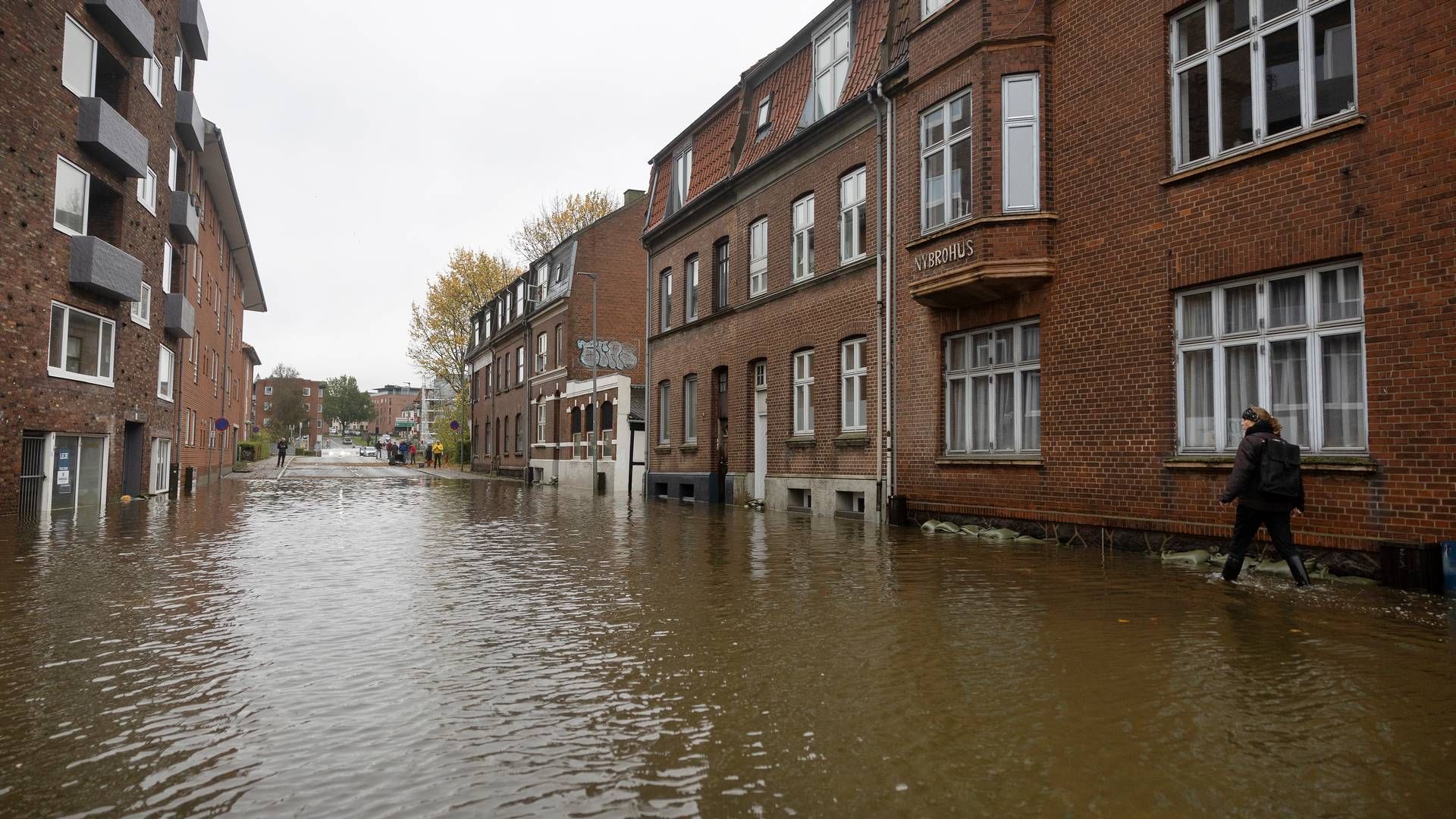 2023 slog den hidtidige nedbørsrekord. Her ses vandmasser i Kolding i oktober. | Foto: Thomas Borberg/Ritzau Scanpix