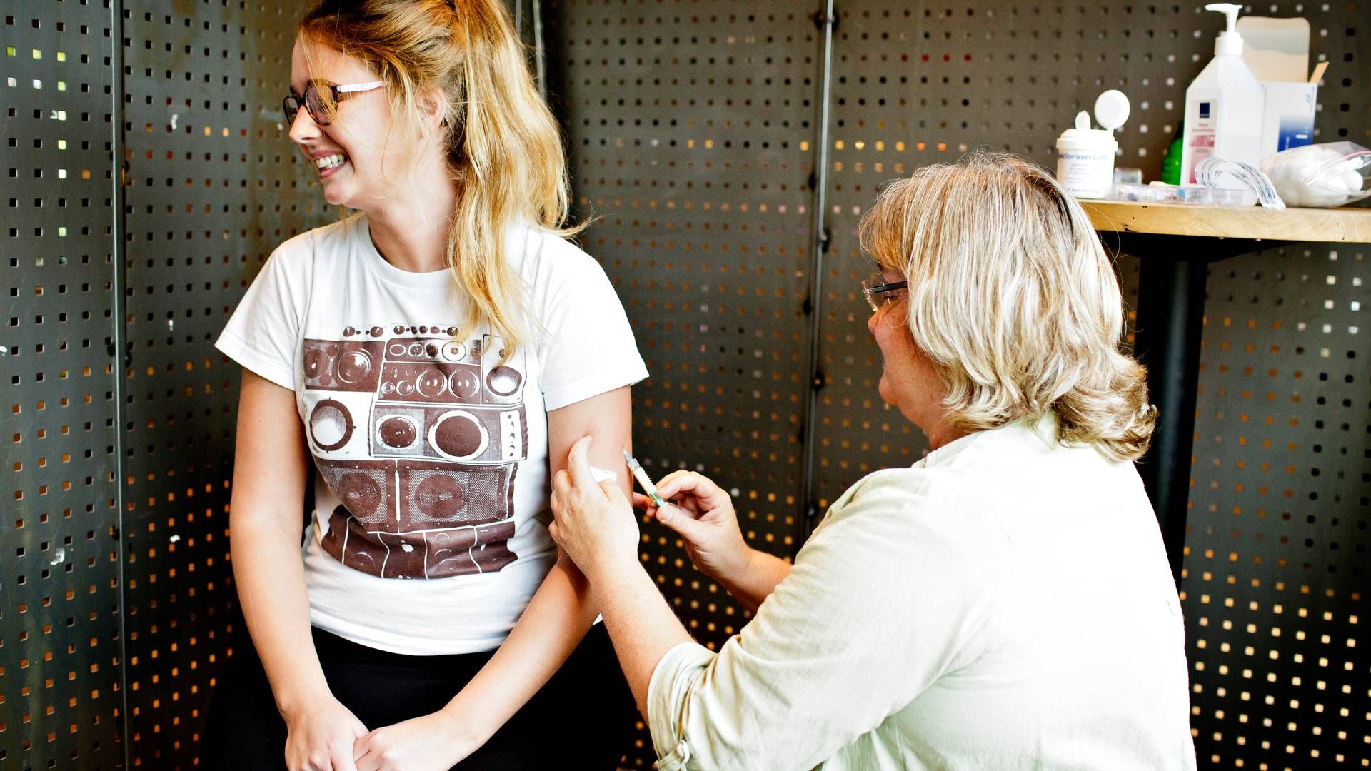 Arkivfoto. Fem studerende fra Erhvervsakademi Aarhus har i samarbejde med Kræftens Bekæmpelse arrangeret tilbud om vaccination mod livmoderhalskræft til alle interesserede kvinder mellem 20 og 27 år. | Foto: Marcus Trappaud Bjørn