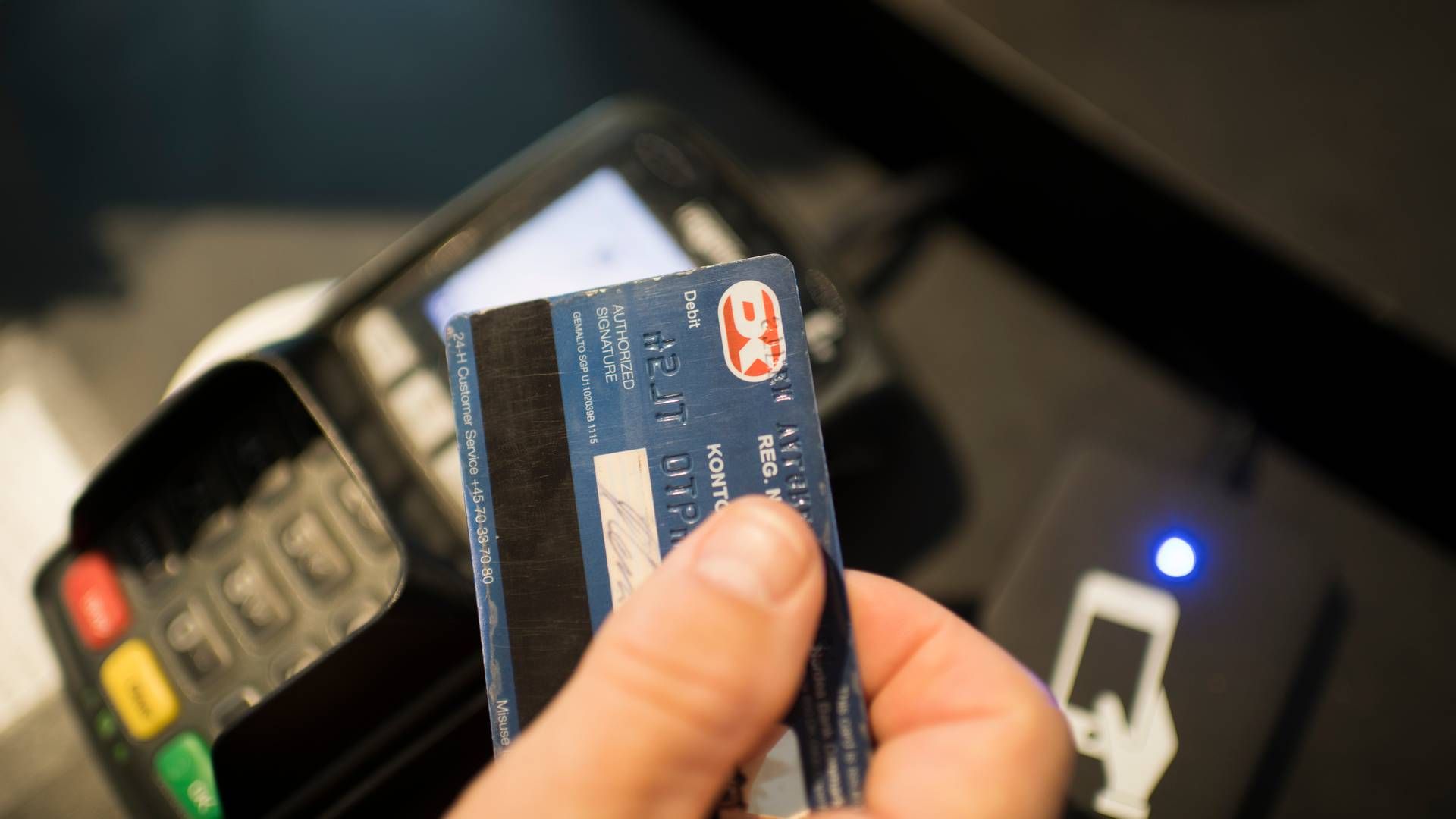 Betalinger med Visa/Dankort i bl.a. EU vil for Danske Bank-kunder fra 1. juli atter være omfattet af et såkaldt valutakurstillæg. | Foto: Anthon Unger