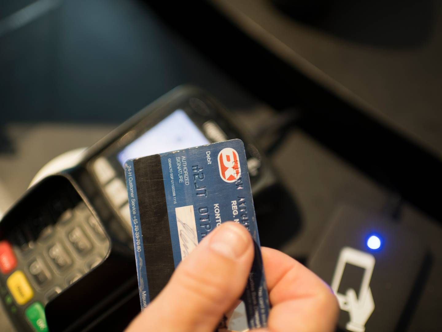 Betalinger med Visa/Dankort i bl.a. EU vil for Danske Bank-kunder fra 1. juli atter være omfattet af et såkaldt valutakurstillæg. | Foto: Anthon Unger