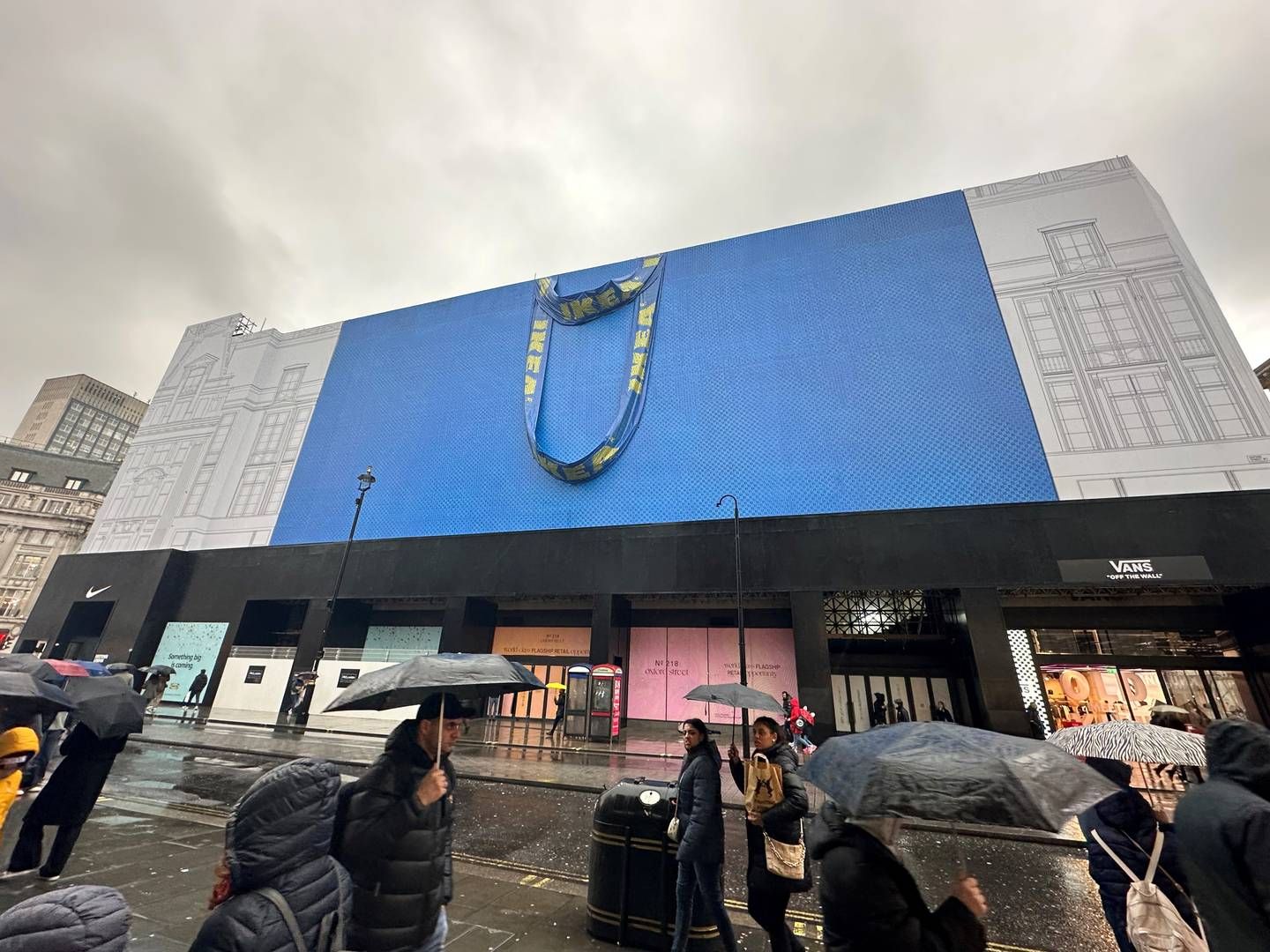 KOMMER SNART: Møbelkjeden Ikea åpner ny butikk i hjertet av London, og driver allerede med en svært synlig markedsføring av det nye byvarehuset. | Foto: Gøril Huse / HandelsWatch