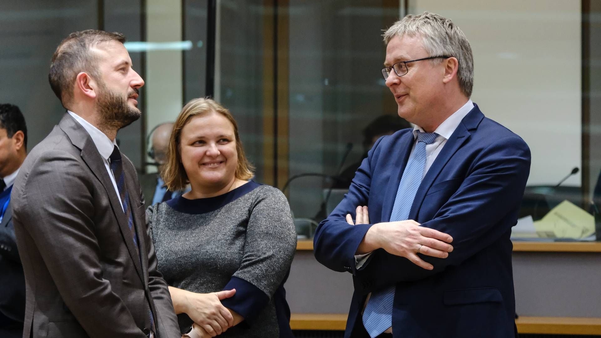 Ifølge landbrugsminister Jacob Jensen (V) (th) balancerer forhandlingerne om nye forædlingsteknikker - kendt som NGT'er - og "balancerer på en knivsæg”. (ARKIV) | Foto: European Union