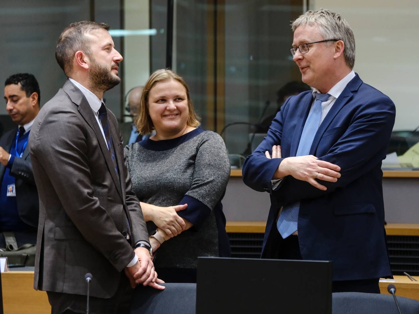 Ifølge landbrugsminister Jacob Jensen (V) (th) ligger forhandlingerne om nye forædlingsteknikker - kendt som NGT'er - og "balancerer på en knivsæg”. (ARKIV) | Foto: European Union