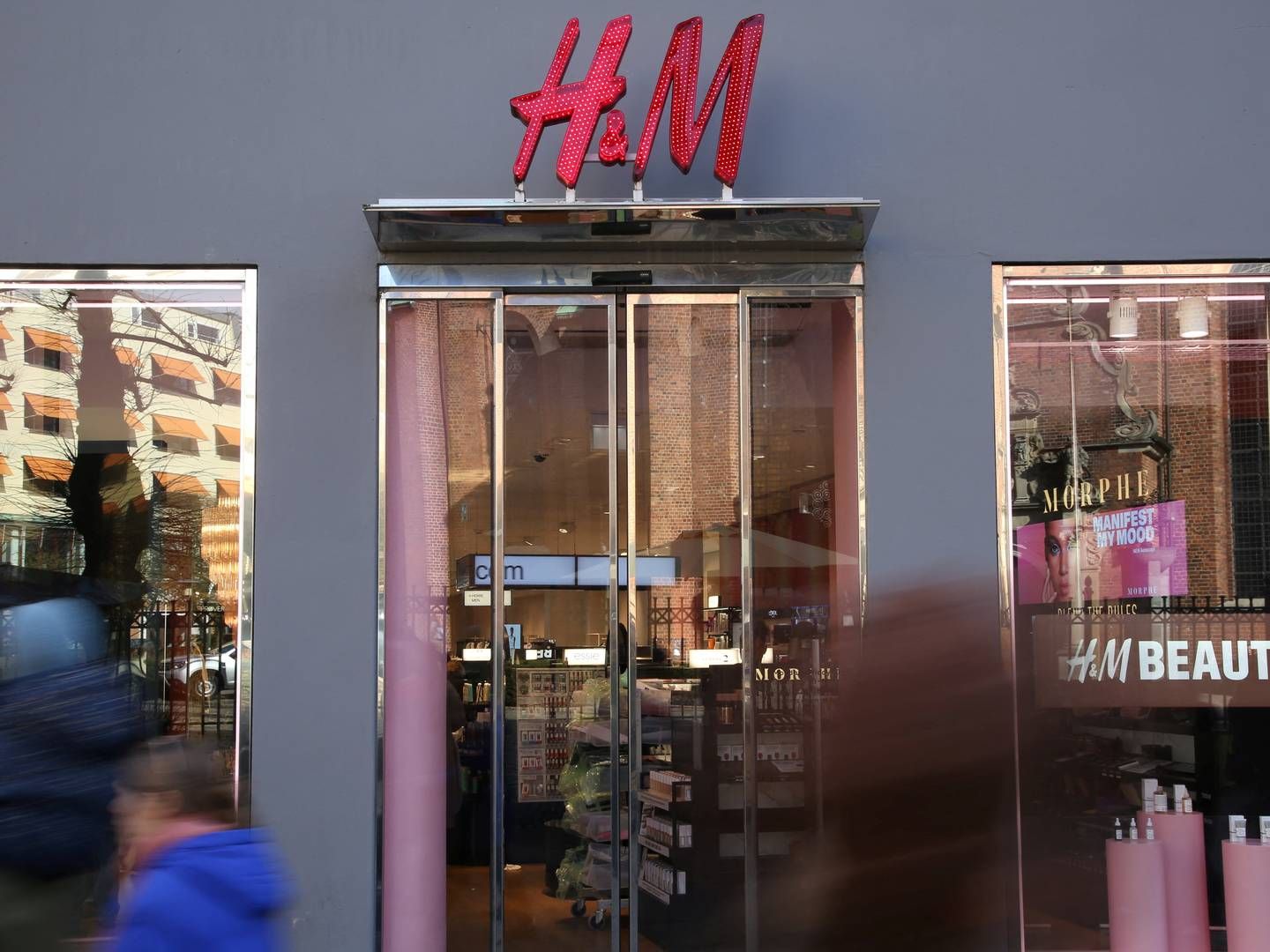 H&M er blandt de største modekæder i verden, men er ligesom mange andre detailvirksomheder udfordret af den usikre situation i Det Røde Hav. | Foto: Tom Little