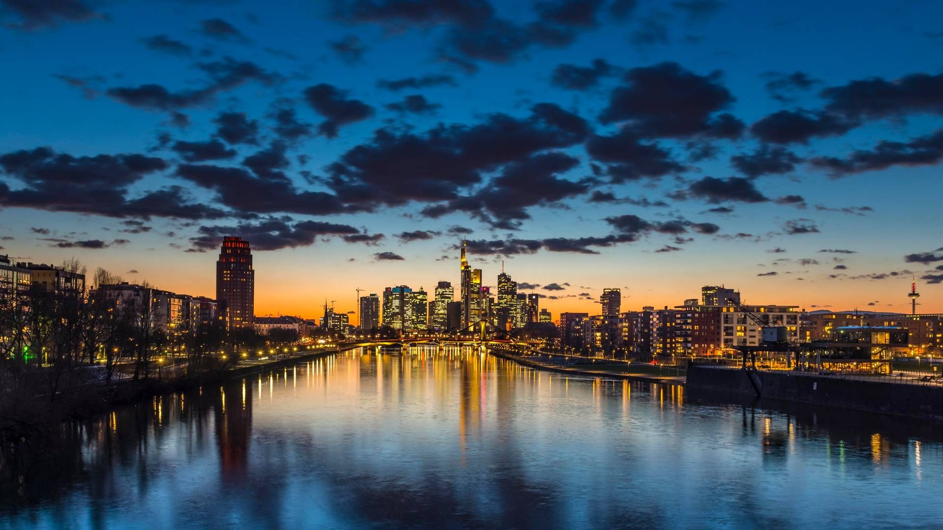 Skyline mit Main in Frankfurt | Foto: picture alliance / imageBROKER | Georg Stelzner