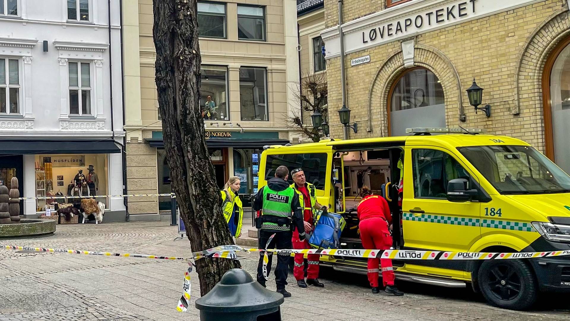 DREPT: En kvinne som var ansatt ved Boots Apotek i Arendal, døde tirsdag. Politiet mener hun ble drept. | Foto: Elisabeth Grosvold / NTB
